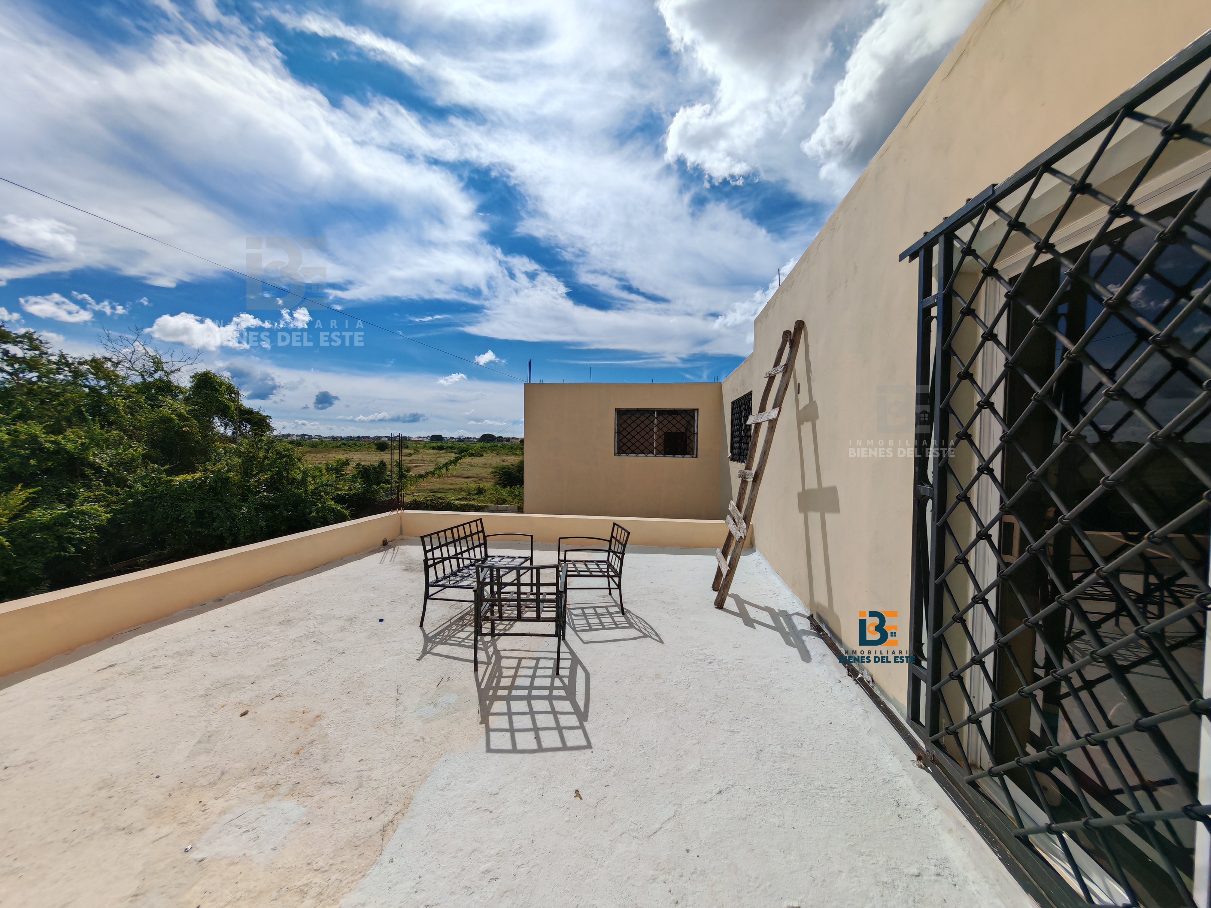 casas - Se Vende Dos Viviendas en Una, Residencial Naime. 3