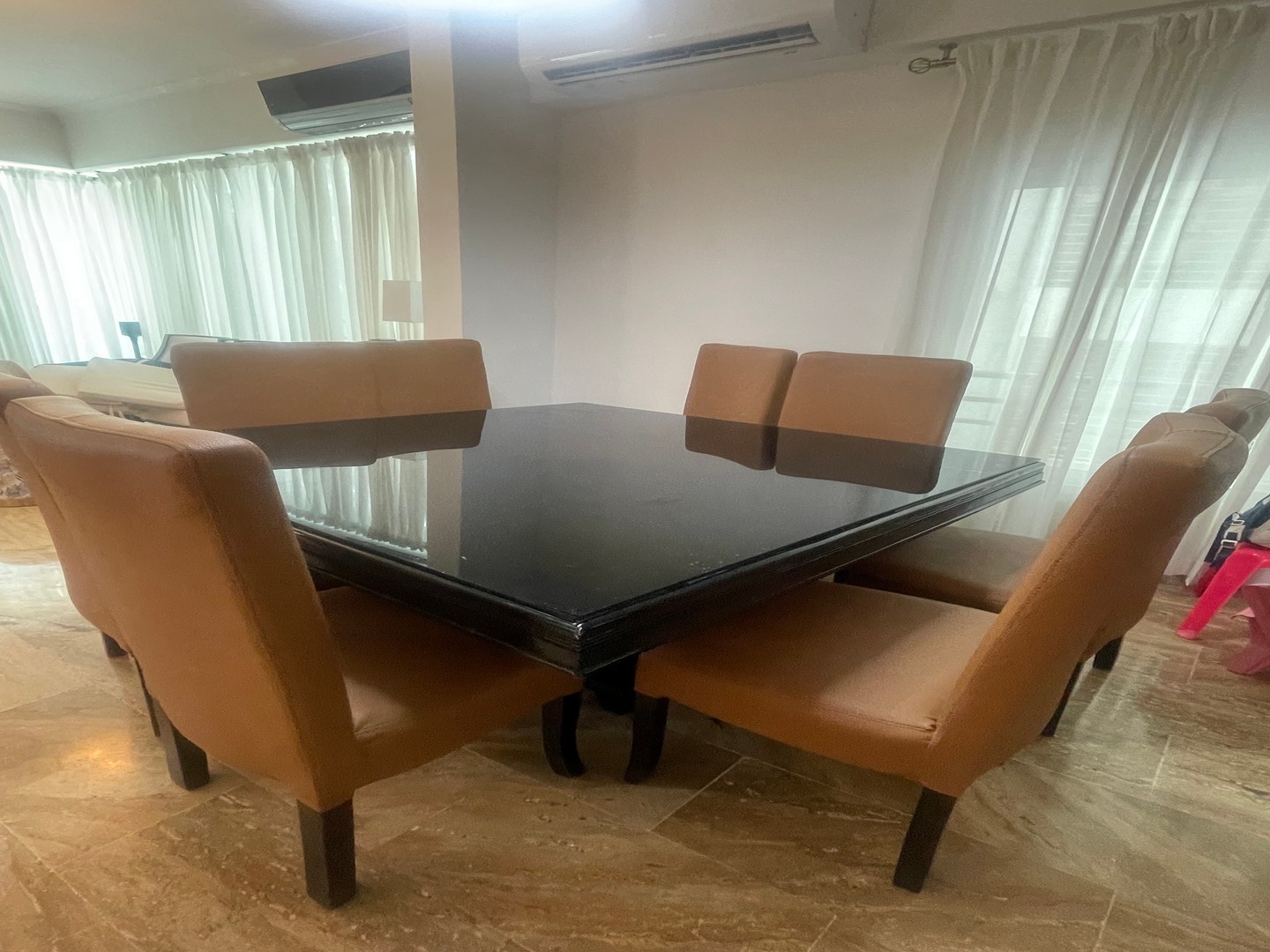 muebles y colchones - Comedor de 8 Sillas con tope de cristal 1