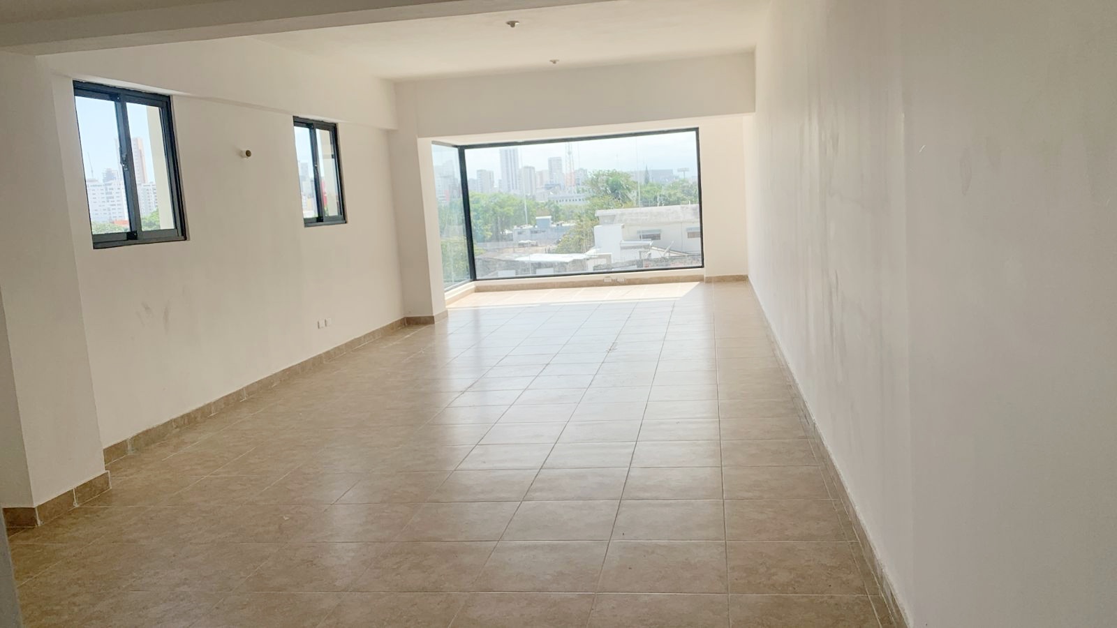 oficinas y locales comerciales - Local céntrico en Arroyo hondo  6