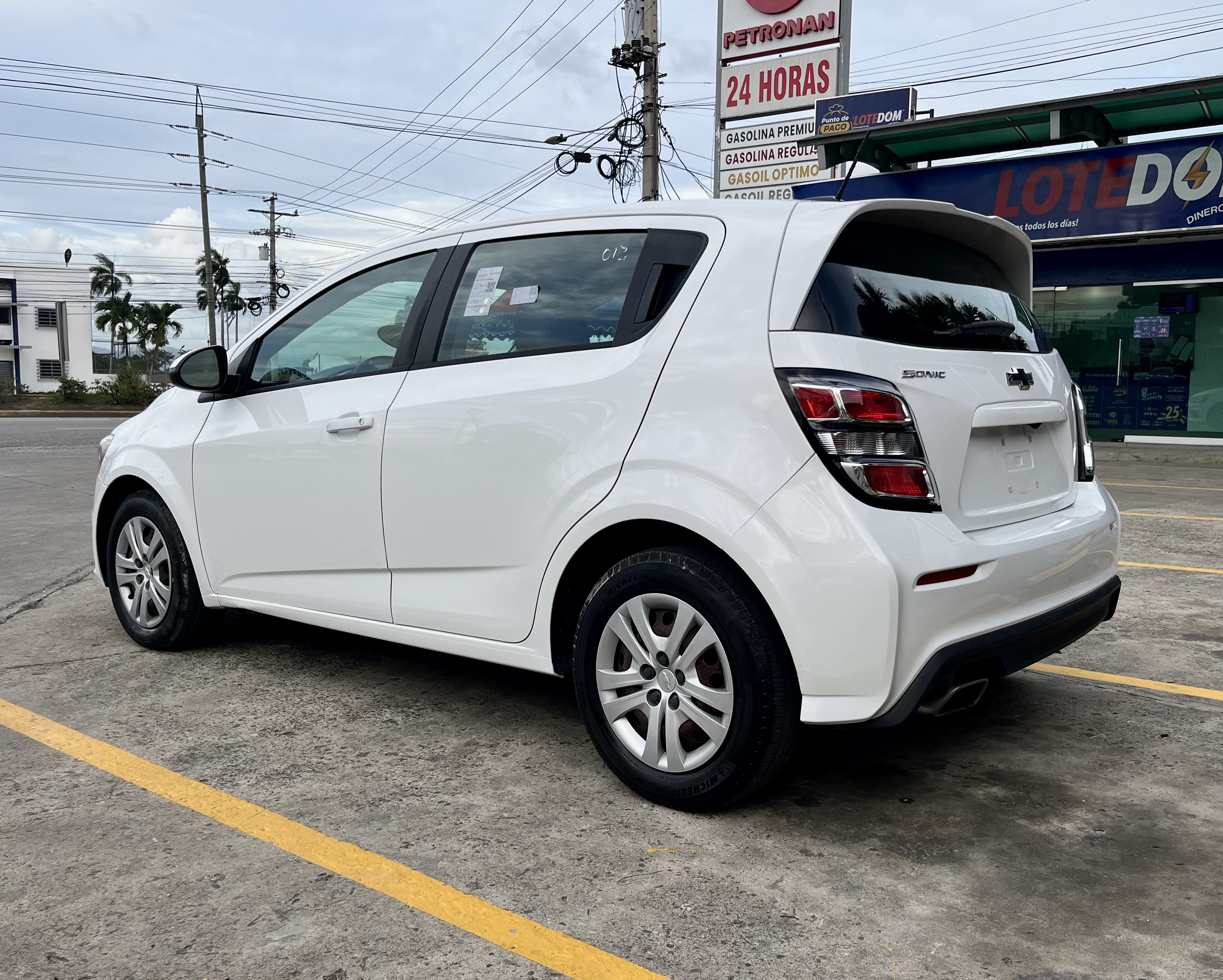 carros - Chevrolet Sonic 2019 4