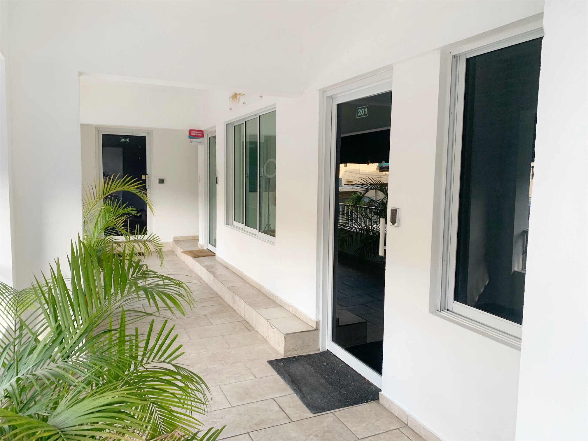 oficinas y locales comerciales - Local en alquiler en el millon 3