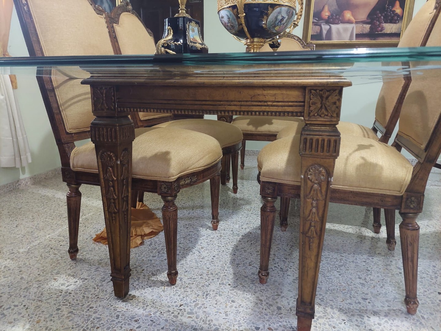 muebles y colchones - Vendo Hermoso comedor de 6 sillas. Importado 1
