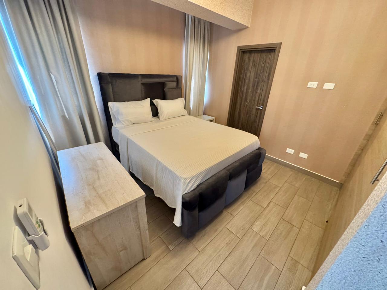 apartamentos - Alquilo apartamento amueblado en Evaristo Morales  4