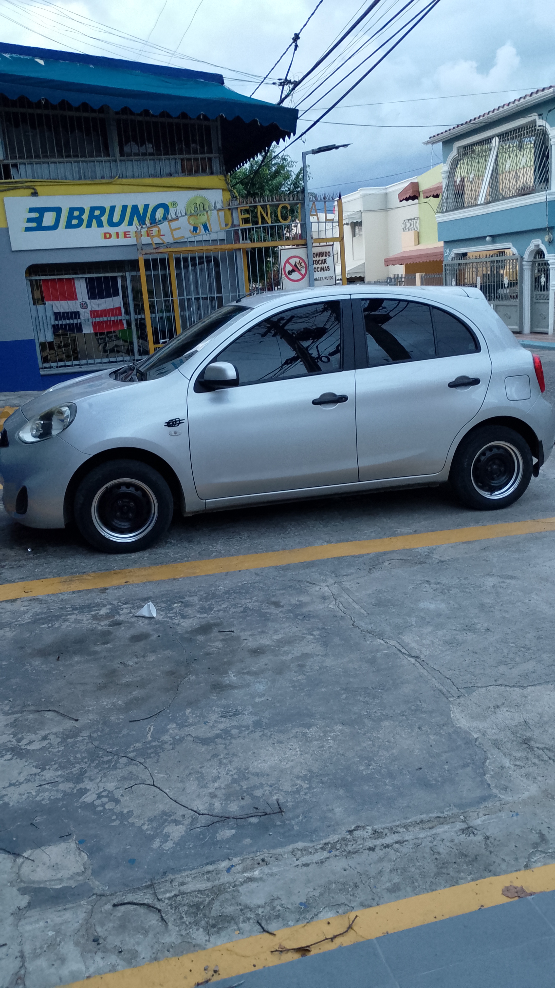 carros - Se vende Nissan March 2019  1