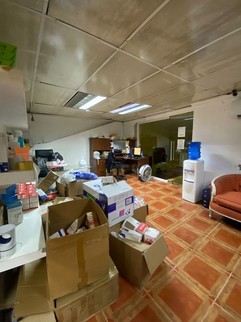 oficinas y locales comerciales - Venta de Almacén con oficinas en San Carlos 5