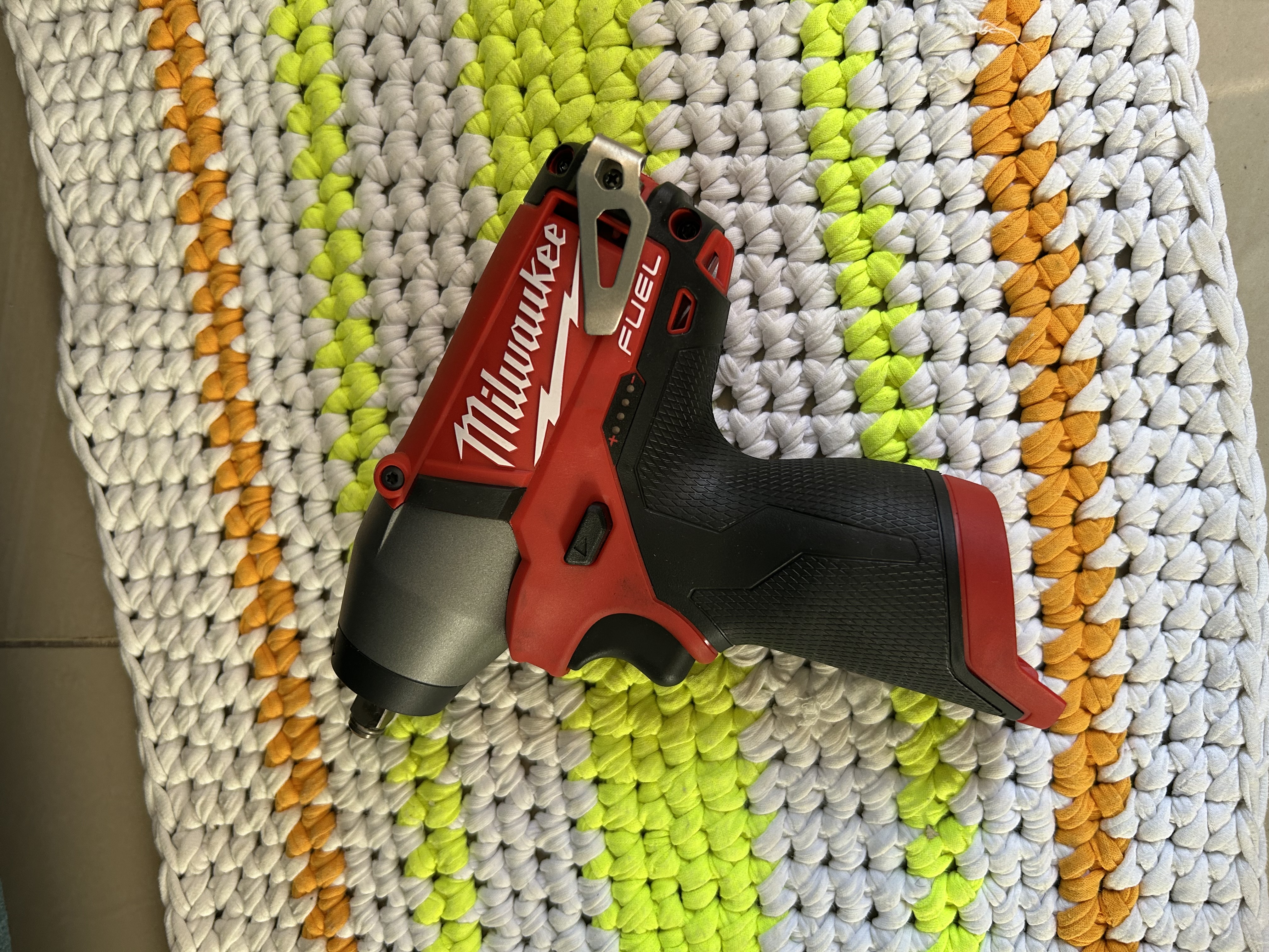 herramientas, jardines y exterior - Llave de impacto compacta (Milwaukee M12 FUEL Impa 1