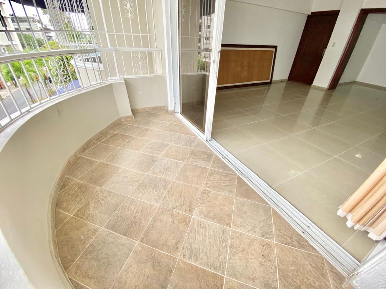 apartamentos - hermoso apartamento en zona céntrica el millón  2