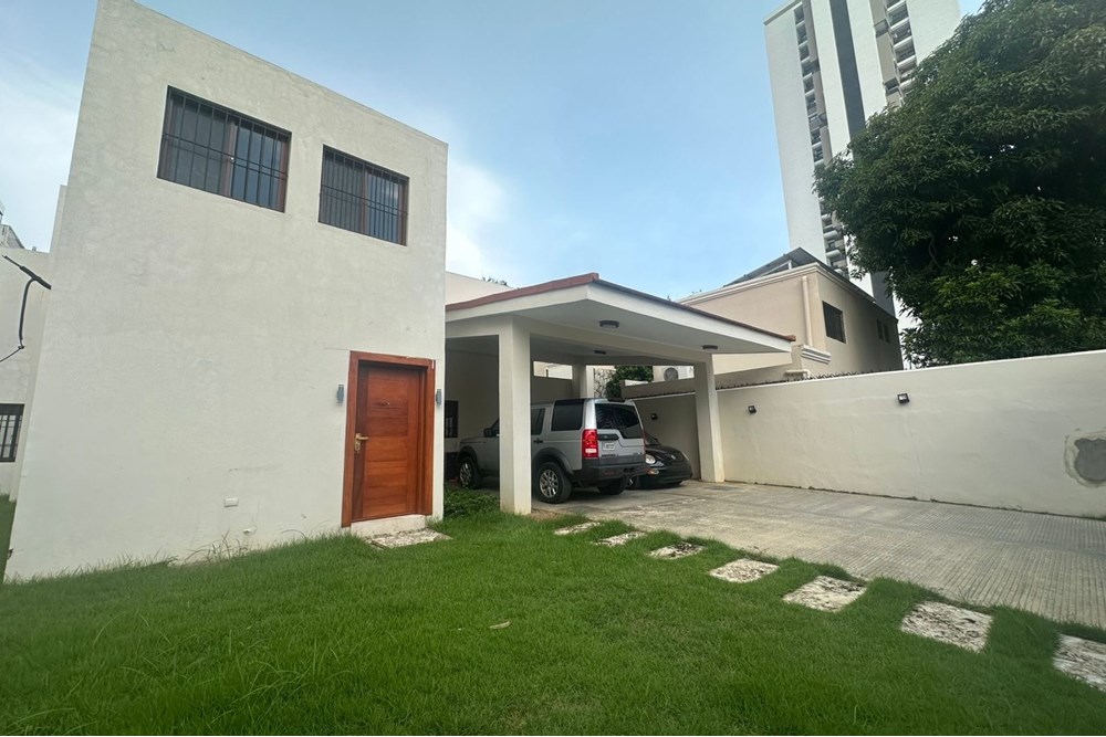 casas - Alquiler de Casa en Paraiso 0