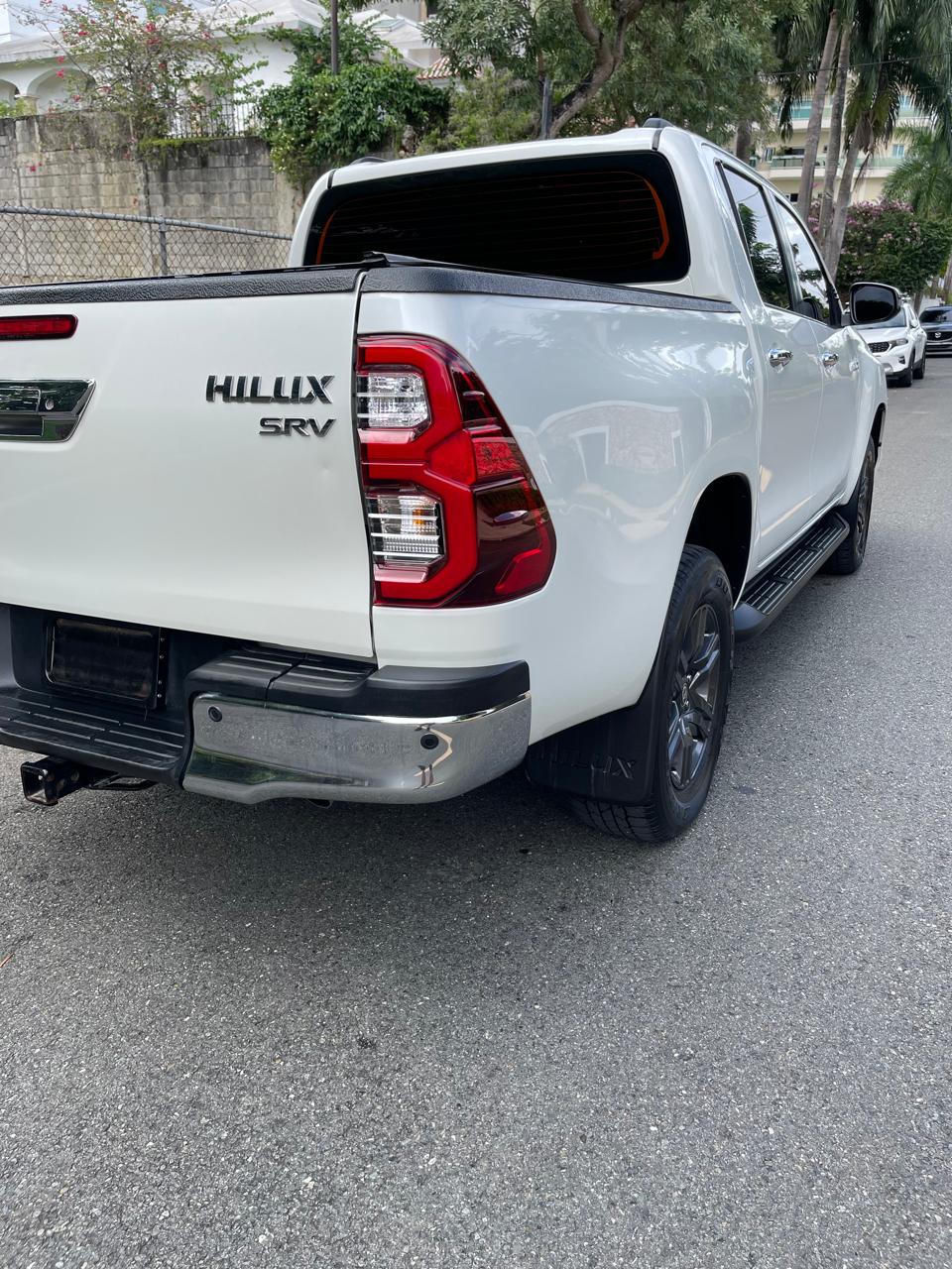 jeepetas y camionetas - Toyota hilux 2022 3