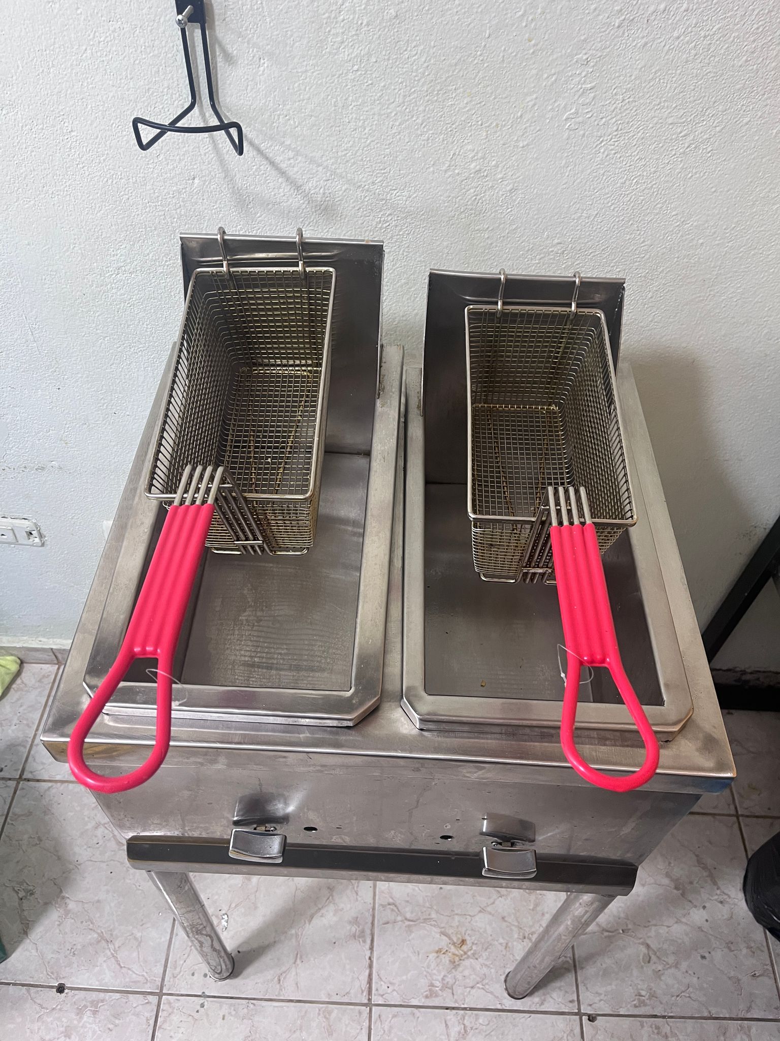 equipos profesionales - Plancha Acero inoxidable + Freidora 2 canastos  7