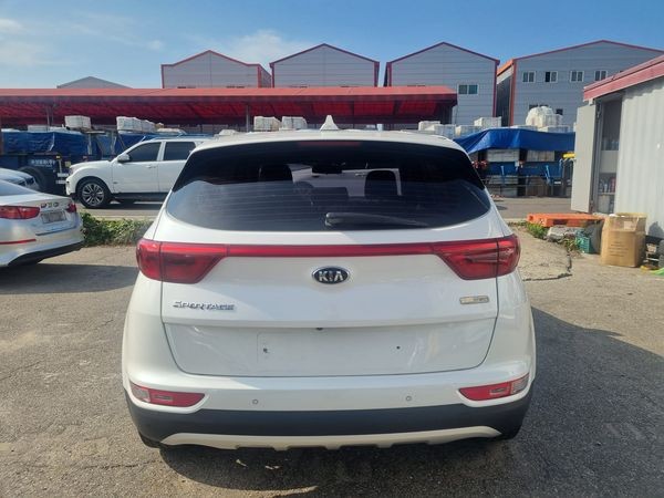 jeepetas y camionetas - KIA SPOTAGE 2017 BLANCO-Automático 2