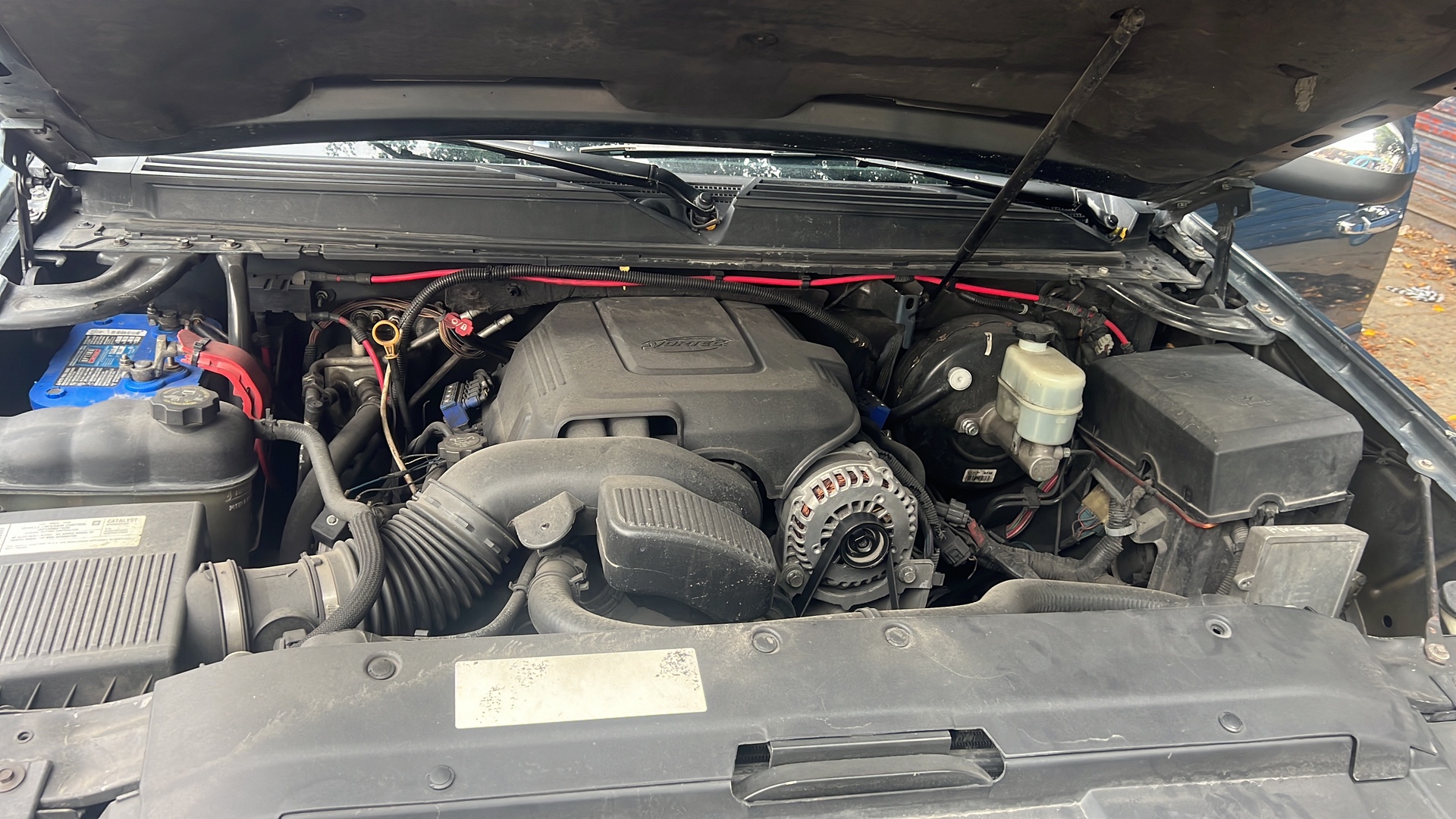 jeepetas y camionetas - En venta está maravillosa tahoe 2008 gas y gasolina por interior impecable crema 4