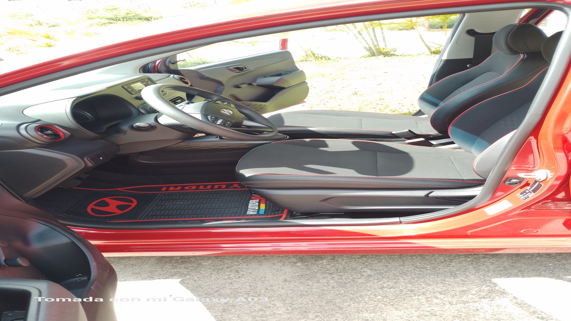 carros - Vendo hiunday grand i10 2024 con 3000 km originales  7