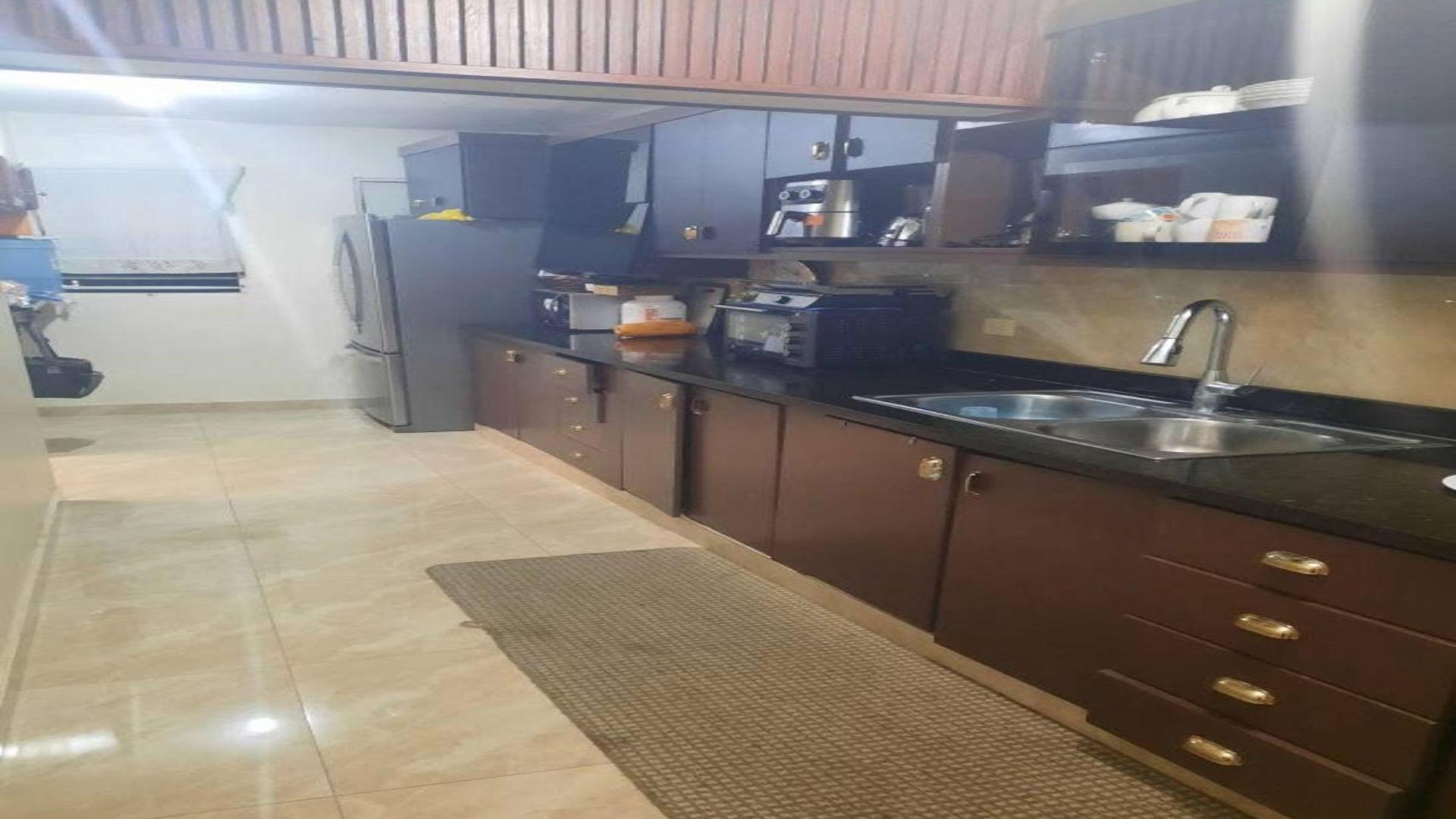 casas - Vendo casa de  2 niveles en La Jacobo Majluta 6