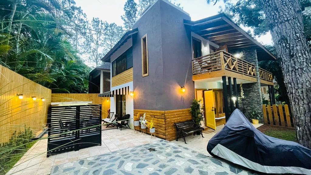 casas vacacionales y villas - Casa en Jarabacoa con jacuzzi en complejo cerrado  1