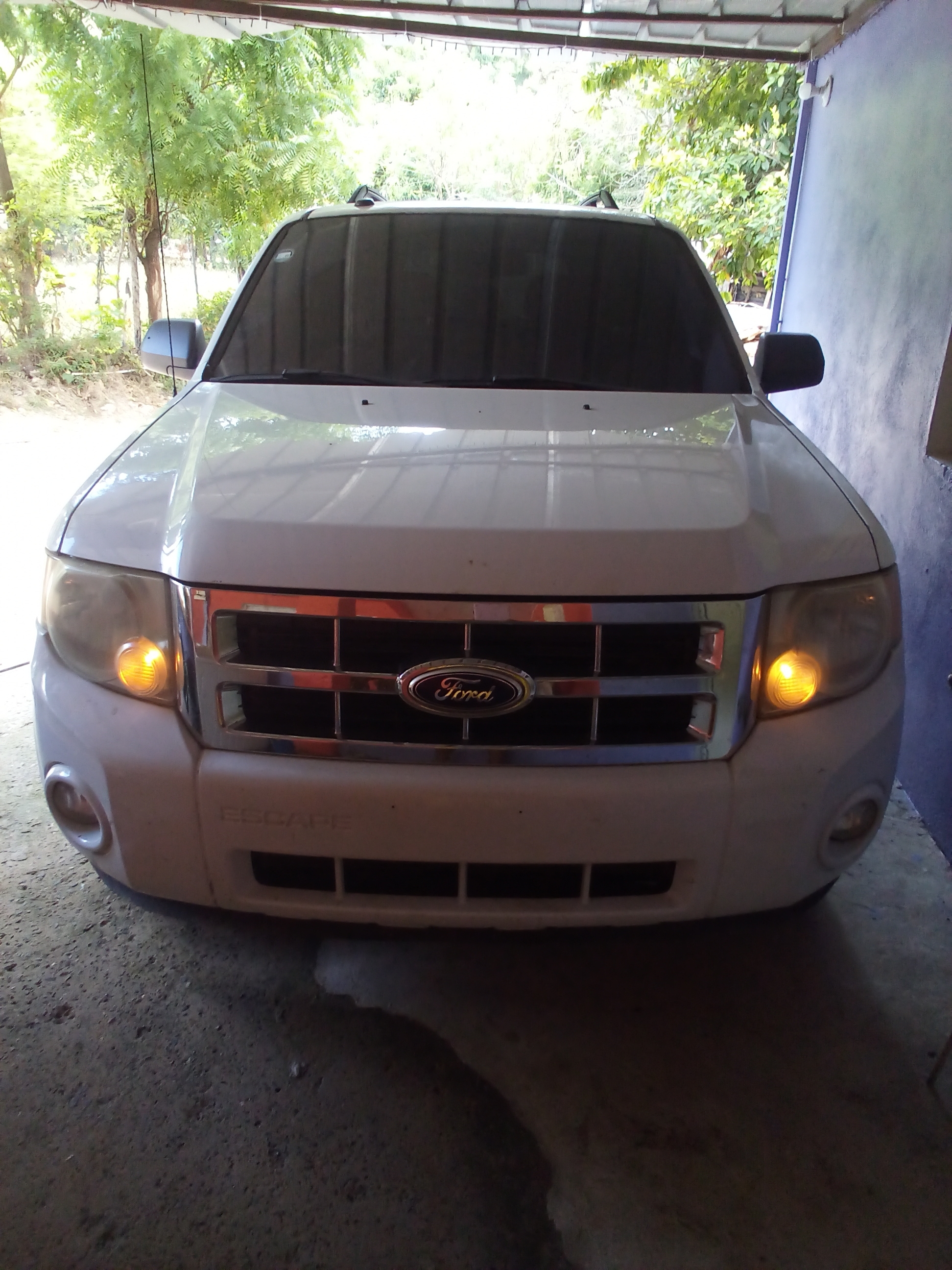 jeepetas y camionetas - Se vende ford escape 2011  v4 6
