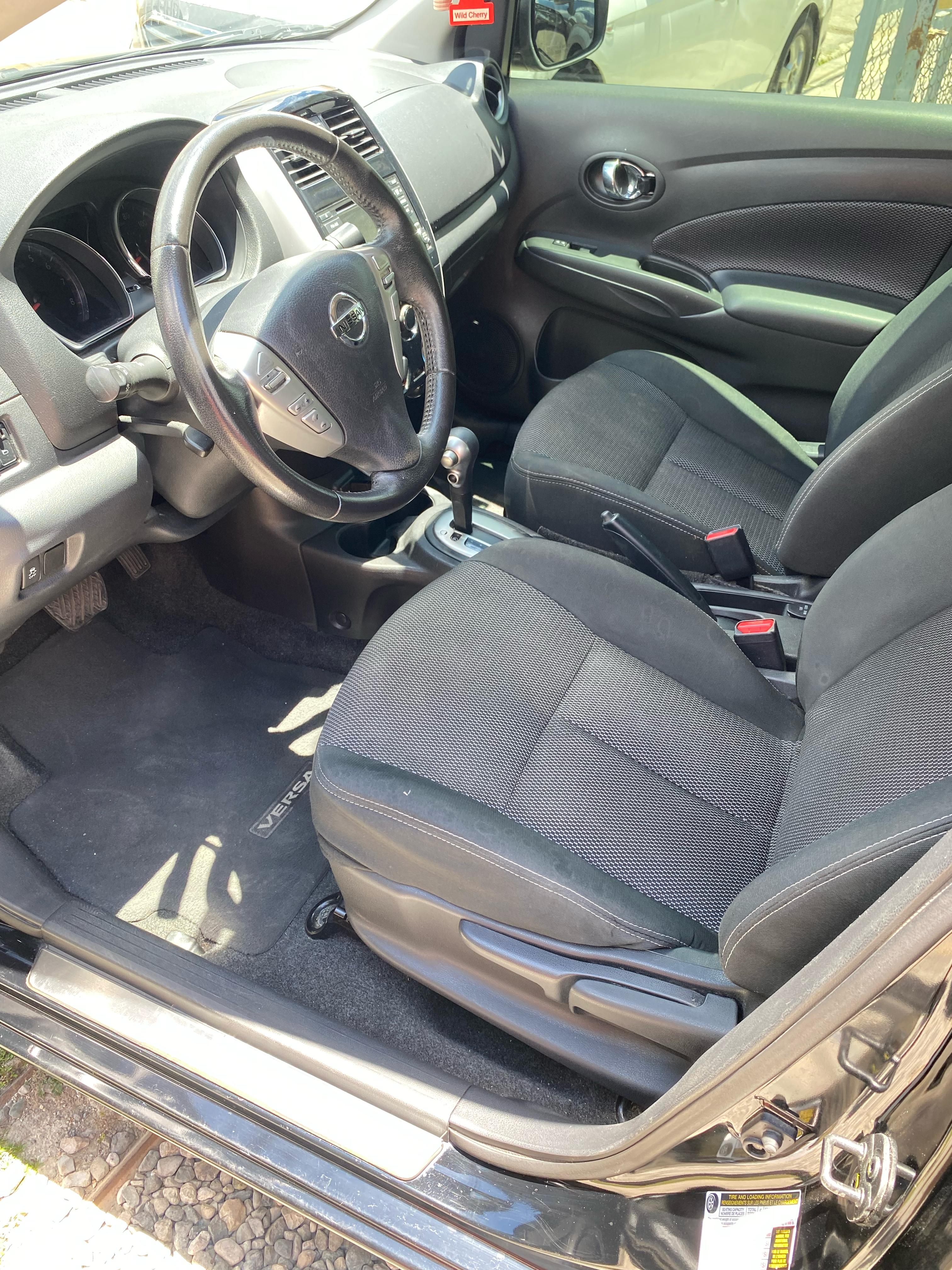 carros - Nissan Versa Sv 5