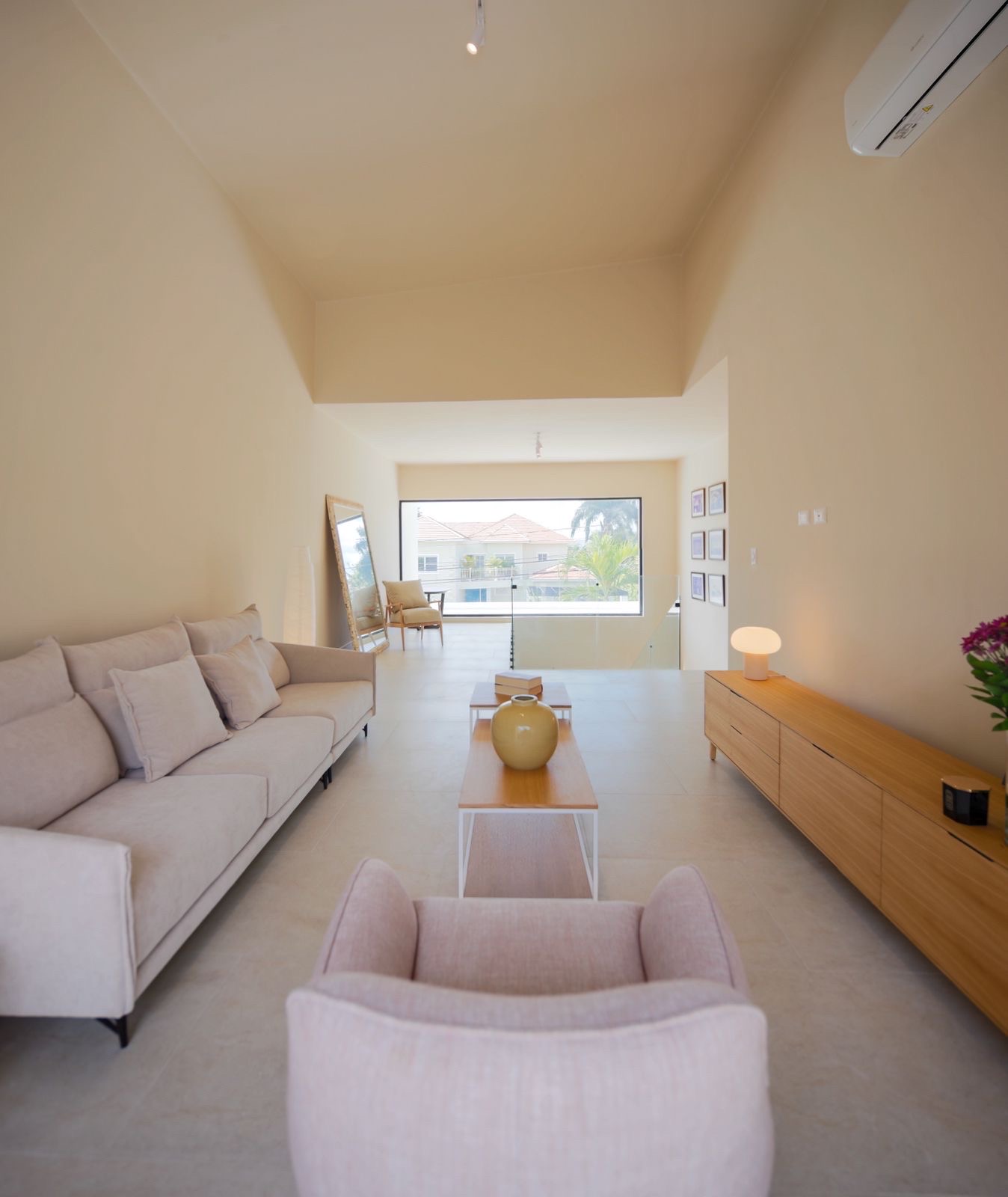 casas vacacionales y villas - venta de Villa con 600mts y piscina en punta cana village República Dominicana  7
