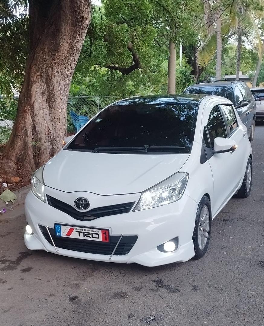 carros - Toyota Vitz 2012 6