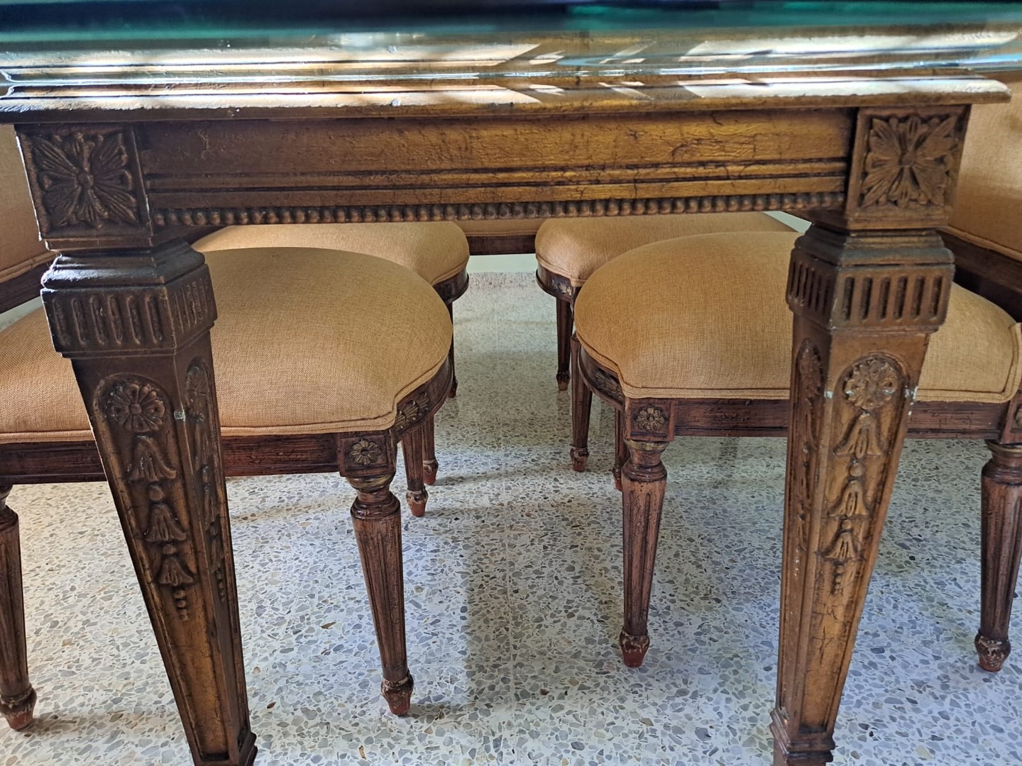 muebles y colchones - Vendo Hermoso comedor de 6 sillas. Importado 2