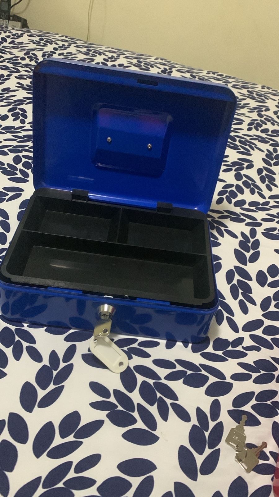 arte y antigüedades - Caja chica mediana con llaves 0