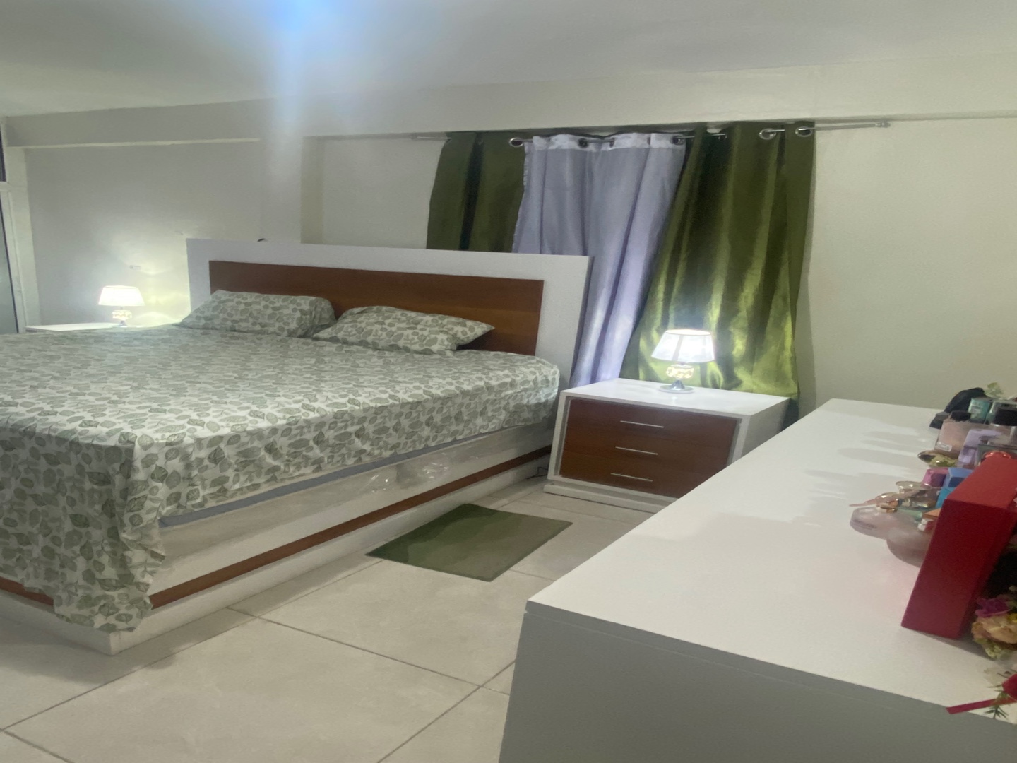 muebles y colchones - Juego de habitación King, en caoba americana, casi nuevo. 3