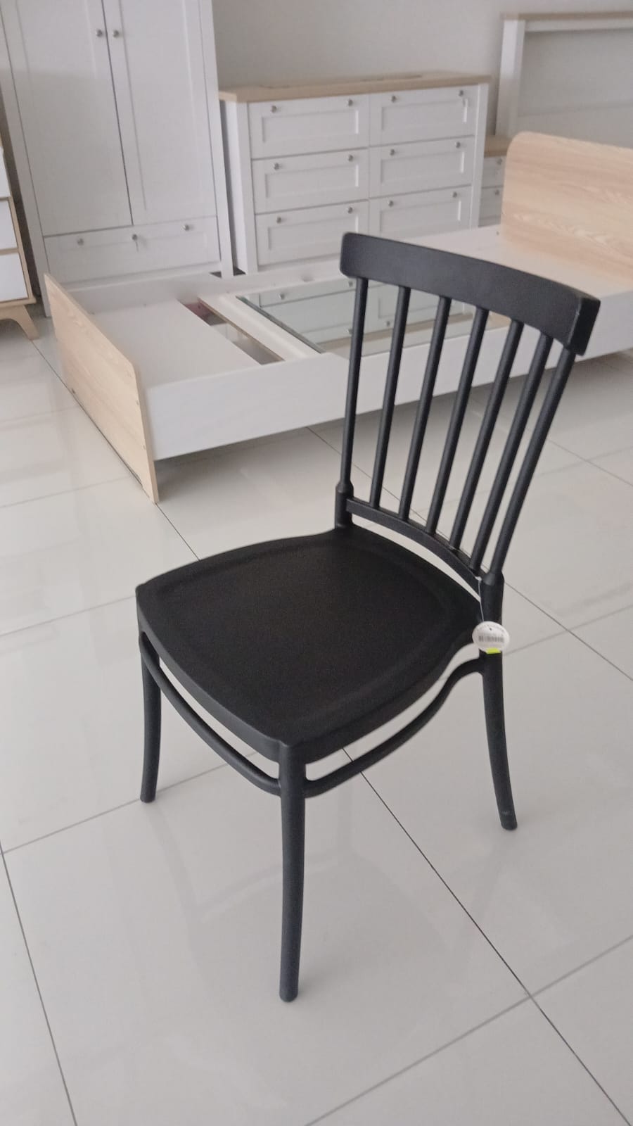 muebles y colchones - Sillas en plástico resistente  0