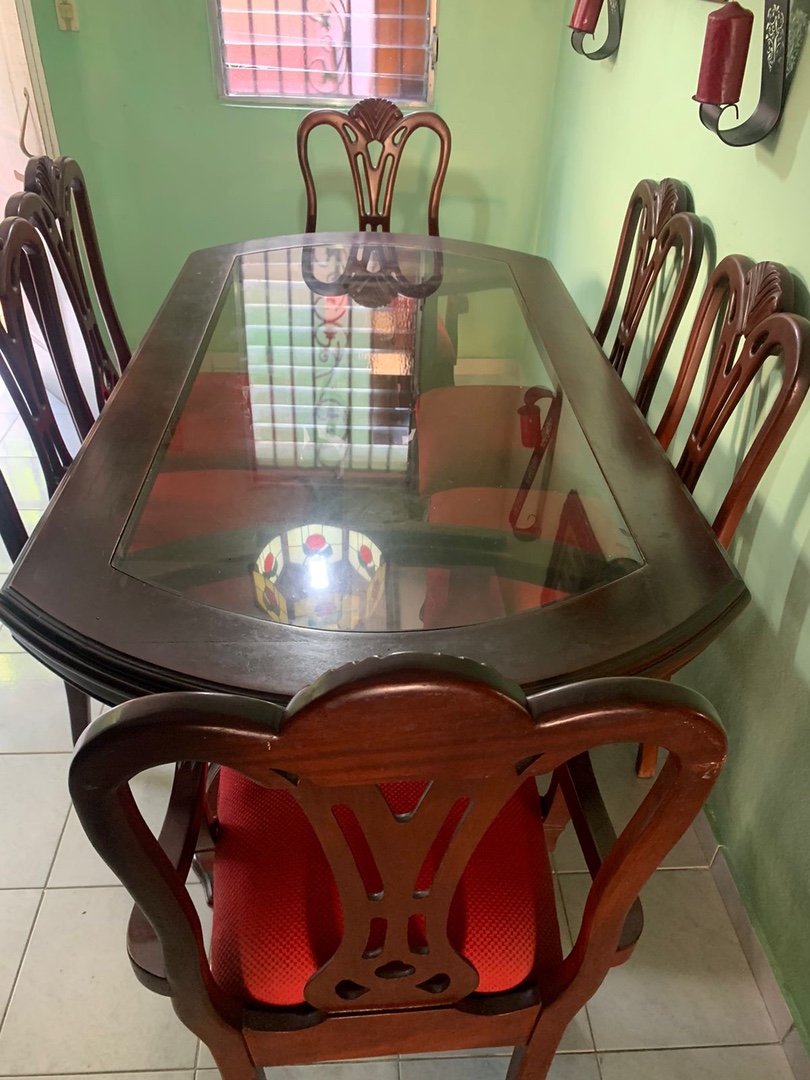 muebles y colchones - Comedor en Caoba de Seis Sillas  1