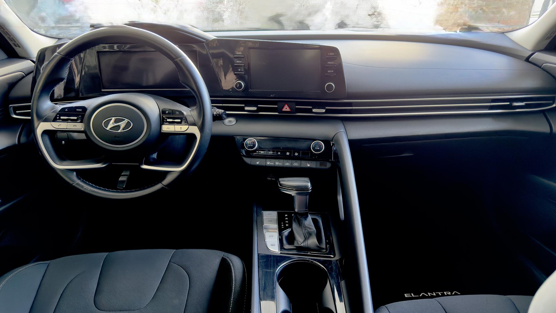 carros - 2021 Hyundai Elantra SEL 1