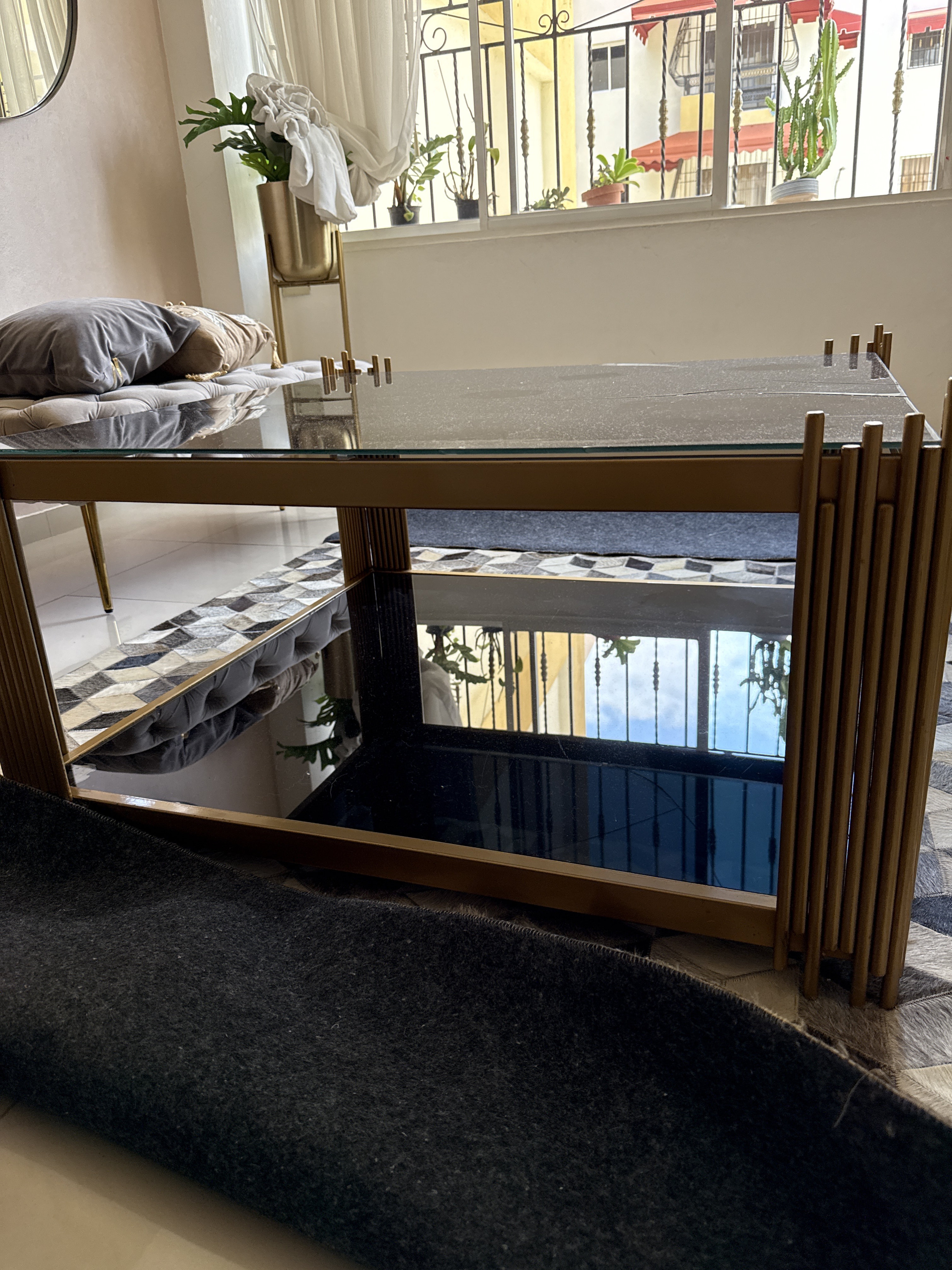 decoración y accesorios - se vende mesa de centro de oportunidad , solo es cambiarle el cristal de arriba  0
