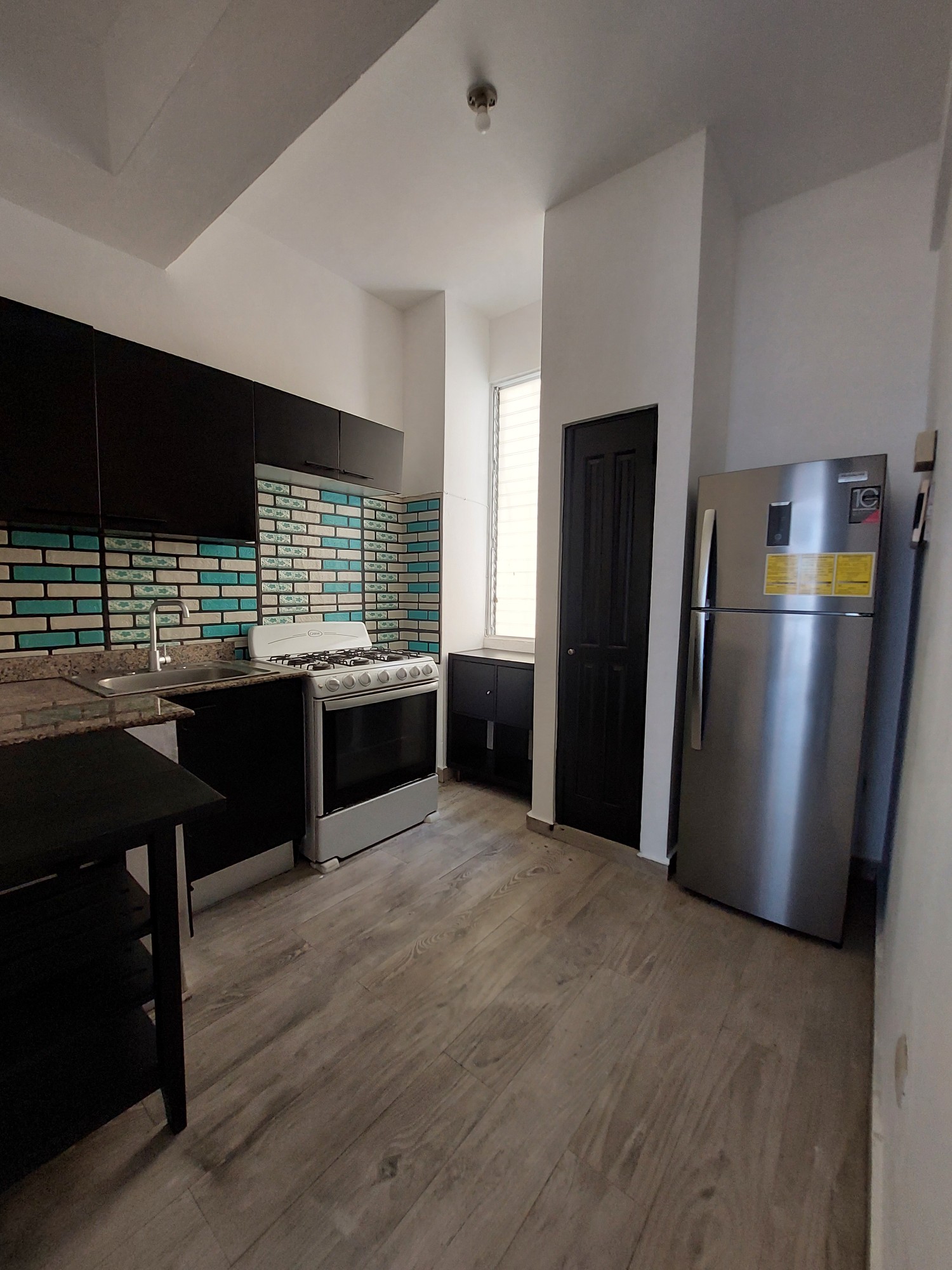 apartamentos - Apartamento amueblado de 1 habitación en piso alto bien ubicado en Piantini 3