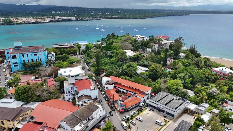 oficinas y locales comerciales - Oportunidad de inversión: Local comercial en sosua 2