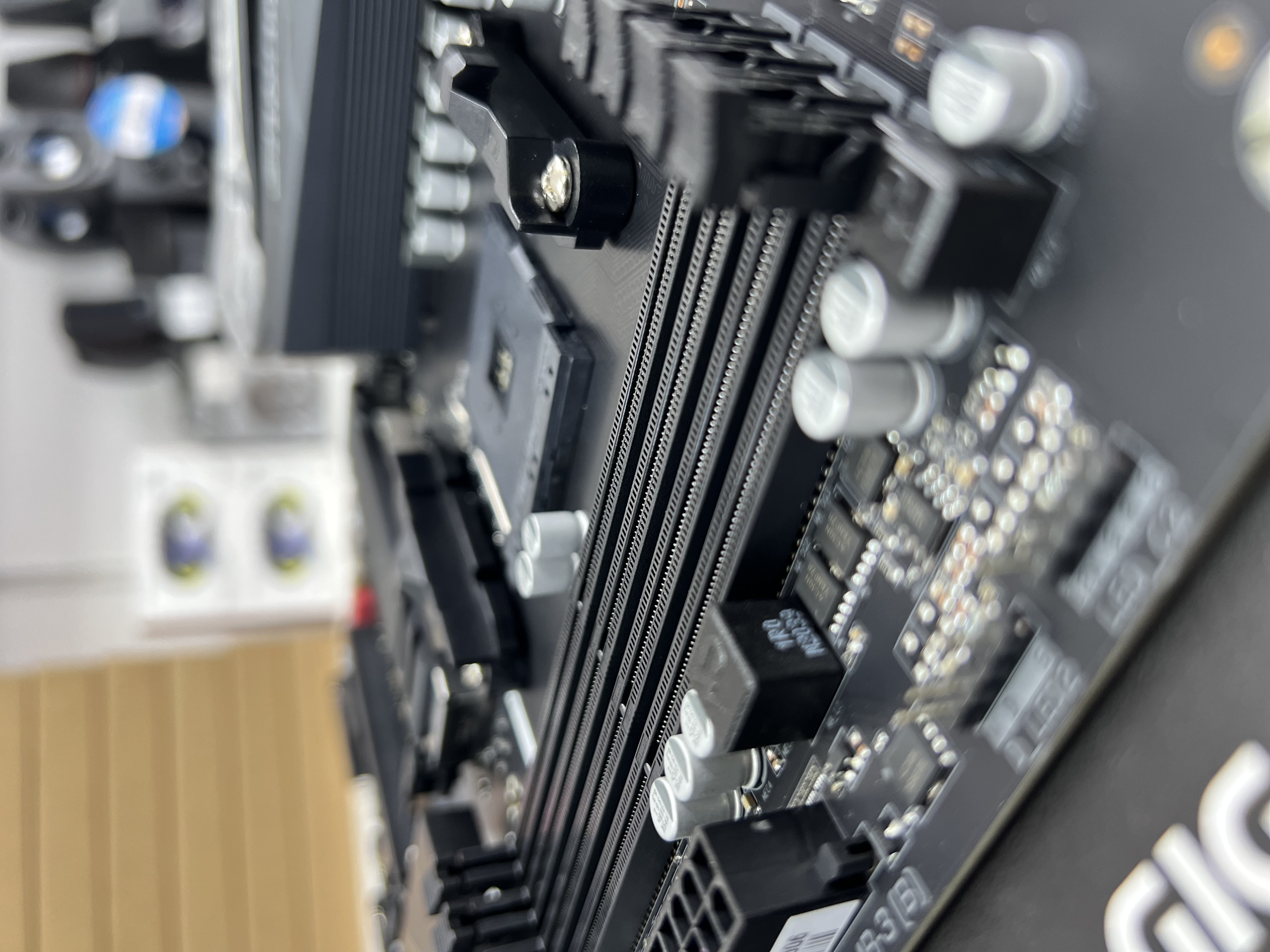 computadoras y laptops - moder board aorus x570 7