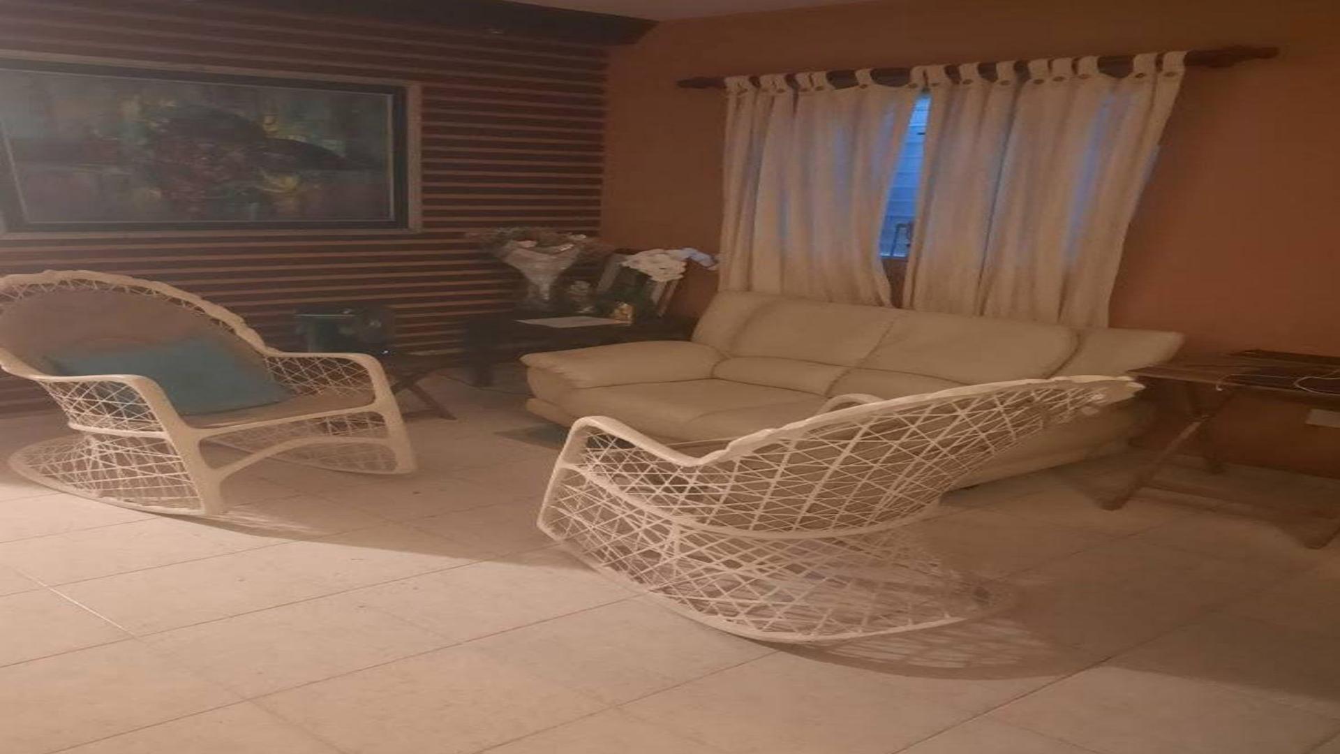 casas - Vendo casa de  2 niveles en La Jacobo Majluta 8