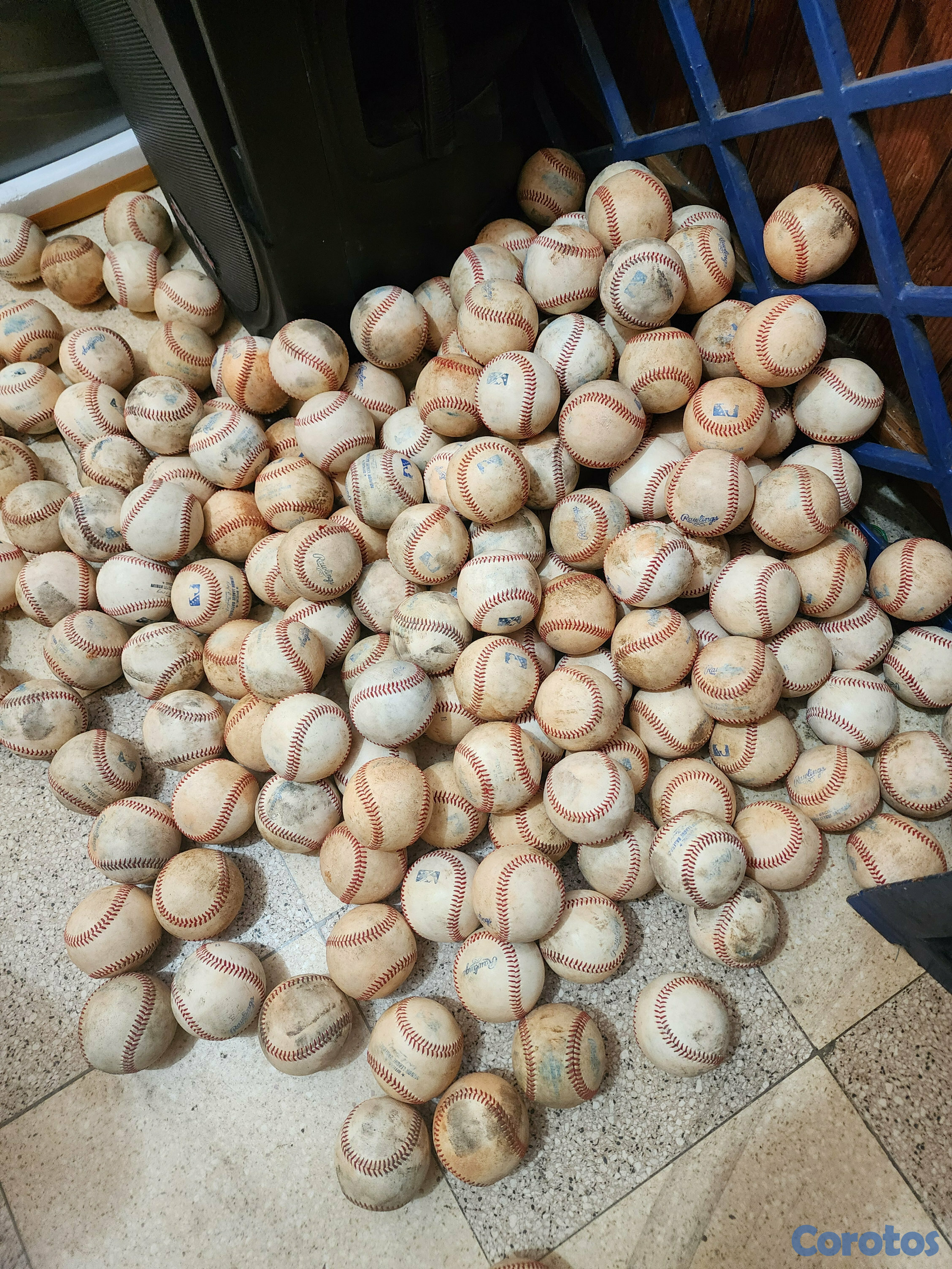 Artículos Deportivos - bolas béisbol usada buena condición  2