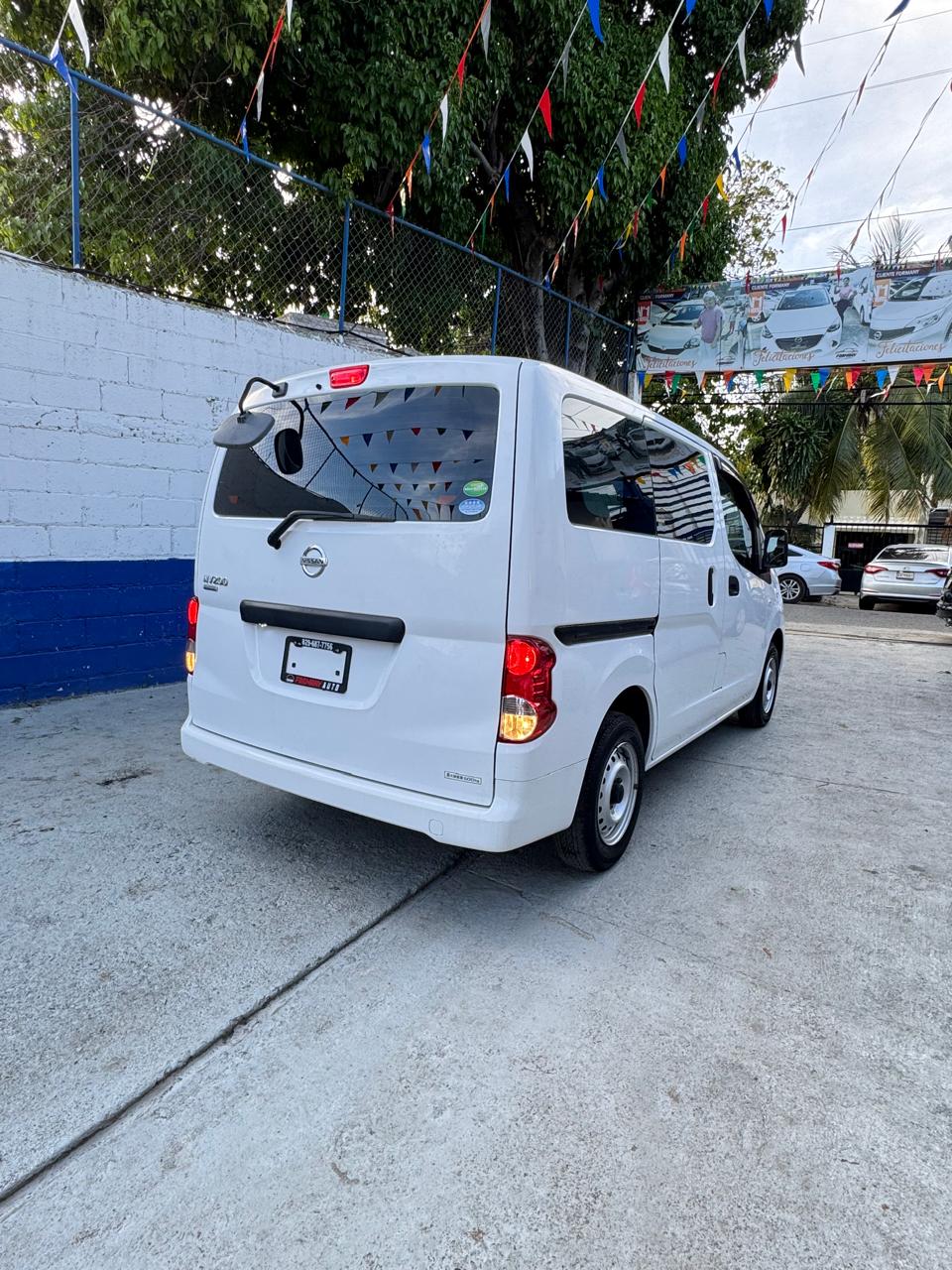 carros - NISSAN NV200 VANETTE 2