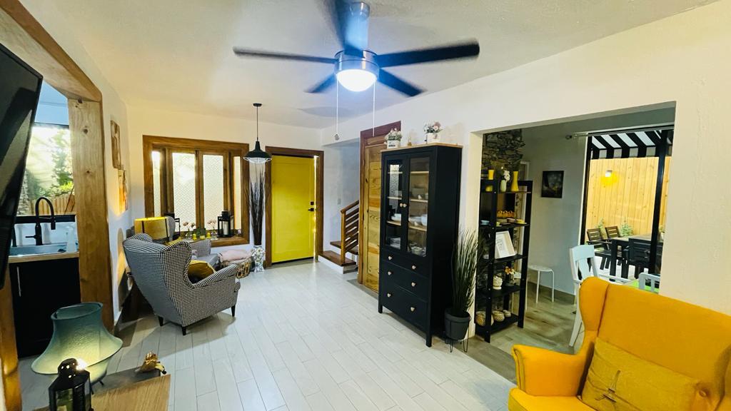 casas vacacionales y villas - Casa en Jarabacoa con jacuzzi en complejo cerrado  2