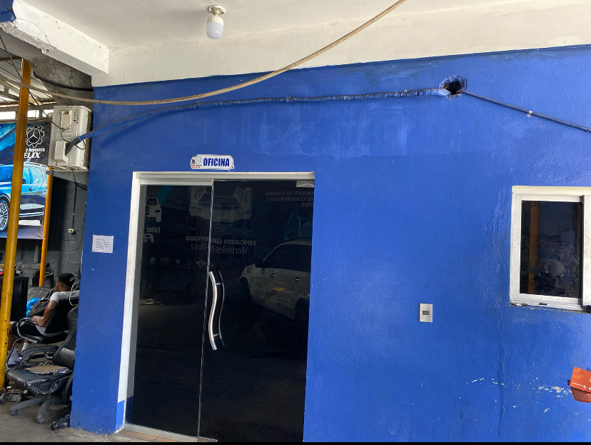 oficinas y locales comerciales - se vende propiedad  1