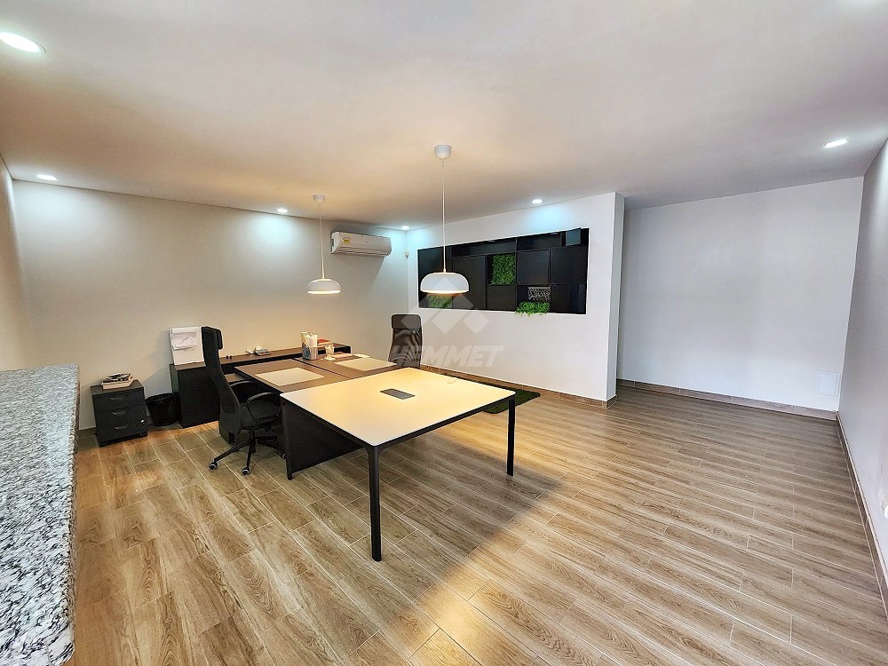 oficinas y locales comerciales - OFICINA COMERCIAL PROXIMO METRO TOURS SANTIAGO 1