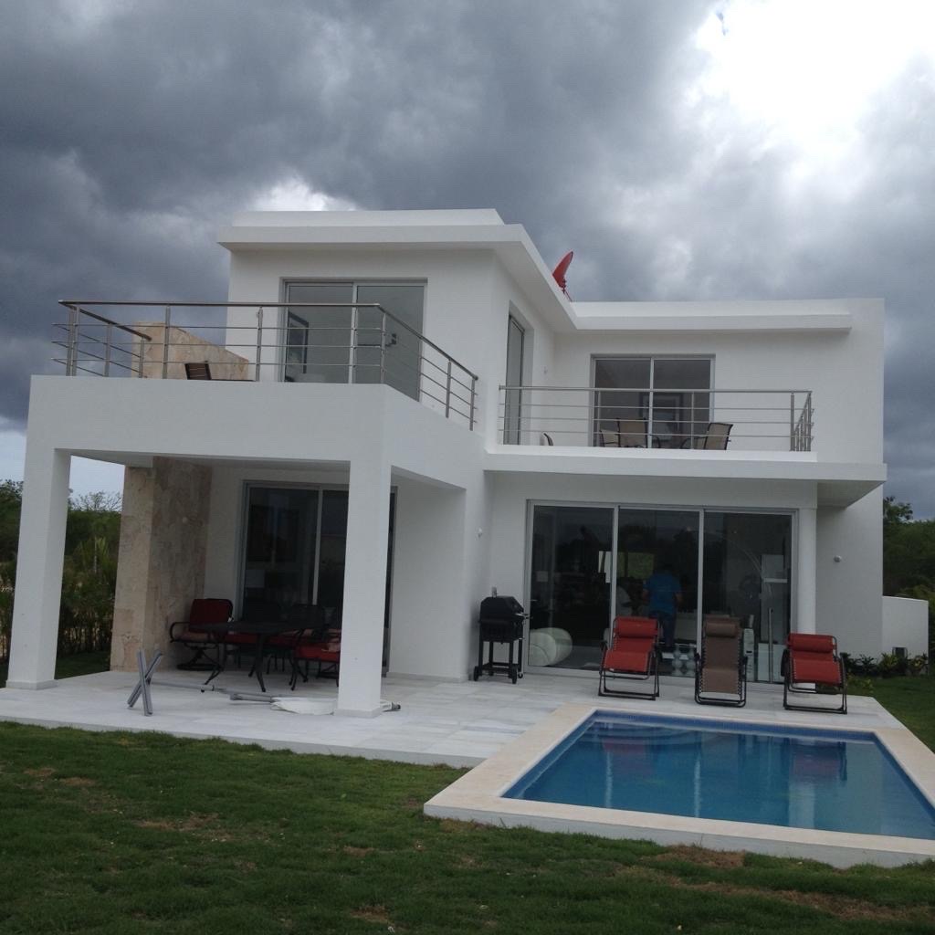 casas vacacionales y villas - venta de Villa amueblada con piscina en playa nueva Romana República Dominicana 