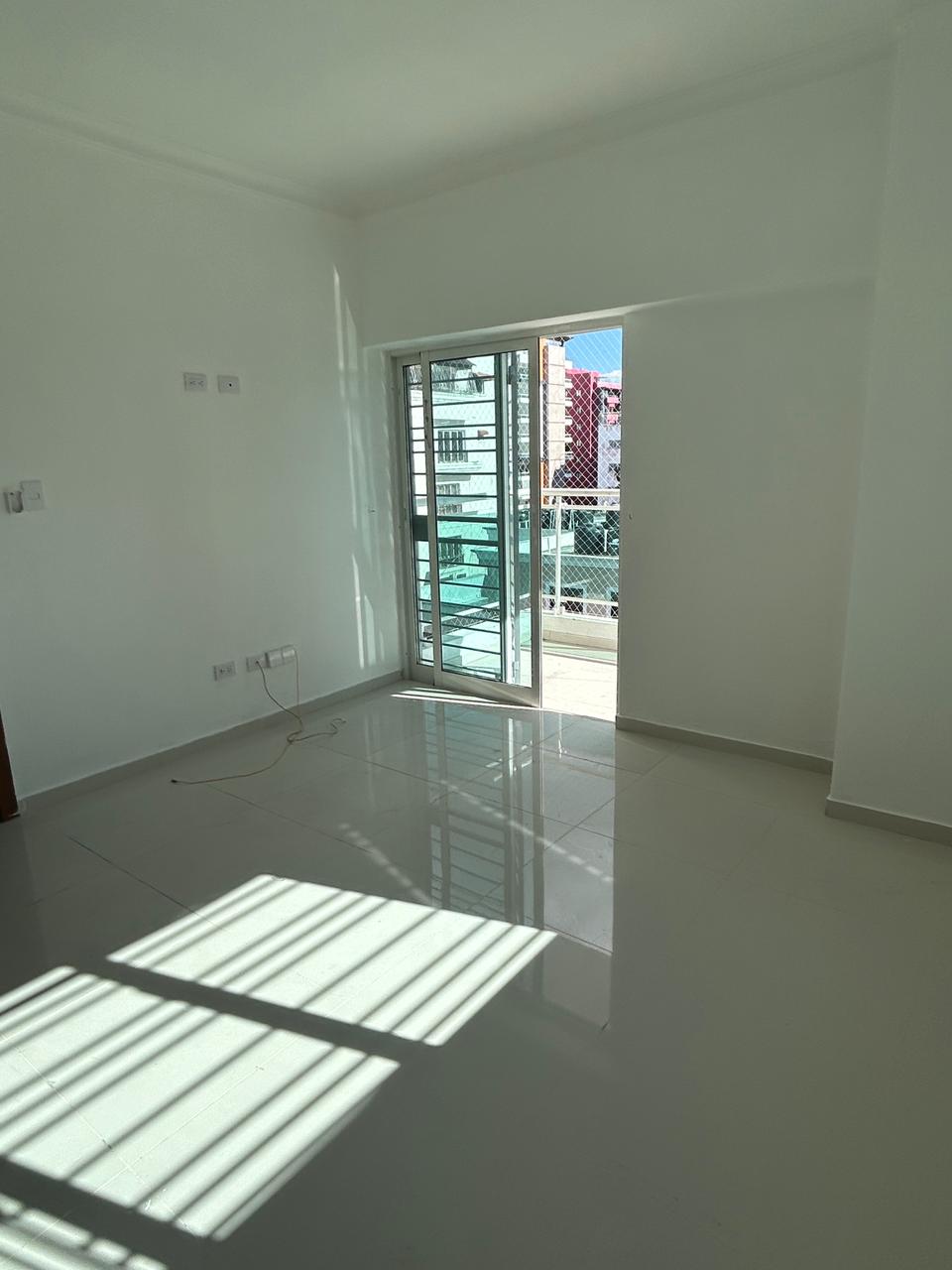 apartamentos - Apartamento en renta PISO ALTO en Evaristo Morales 0