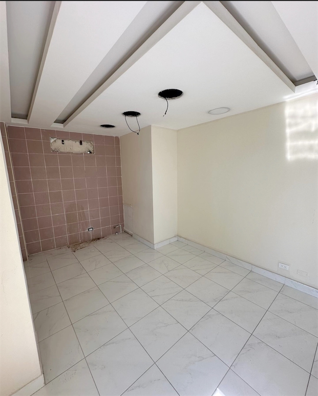 oficinas y locales comerciales - Local en el Millon amplio  5