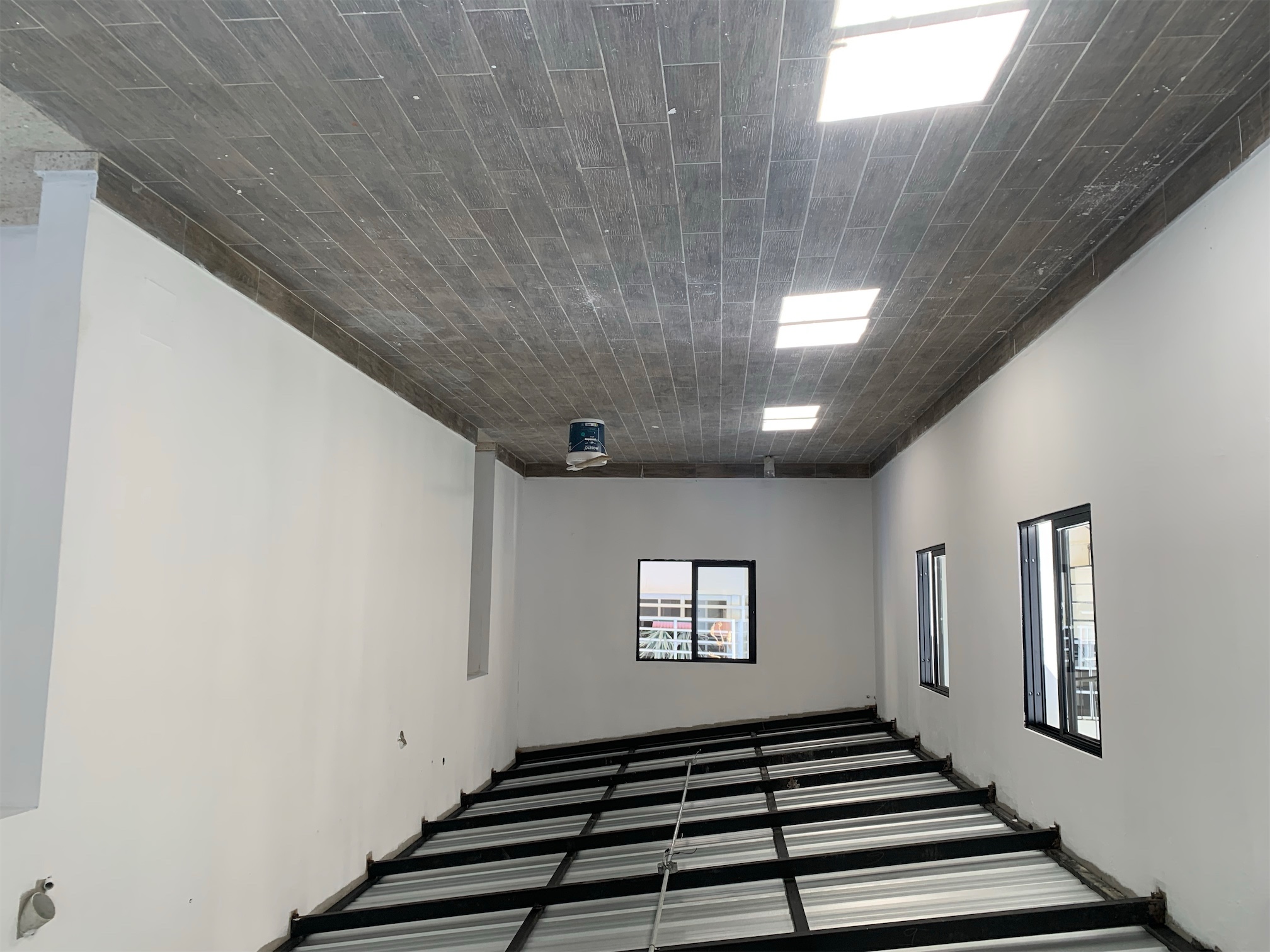 oficinas y locales comerciales - Locales céntricos  primer nivel 8