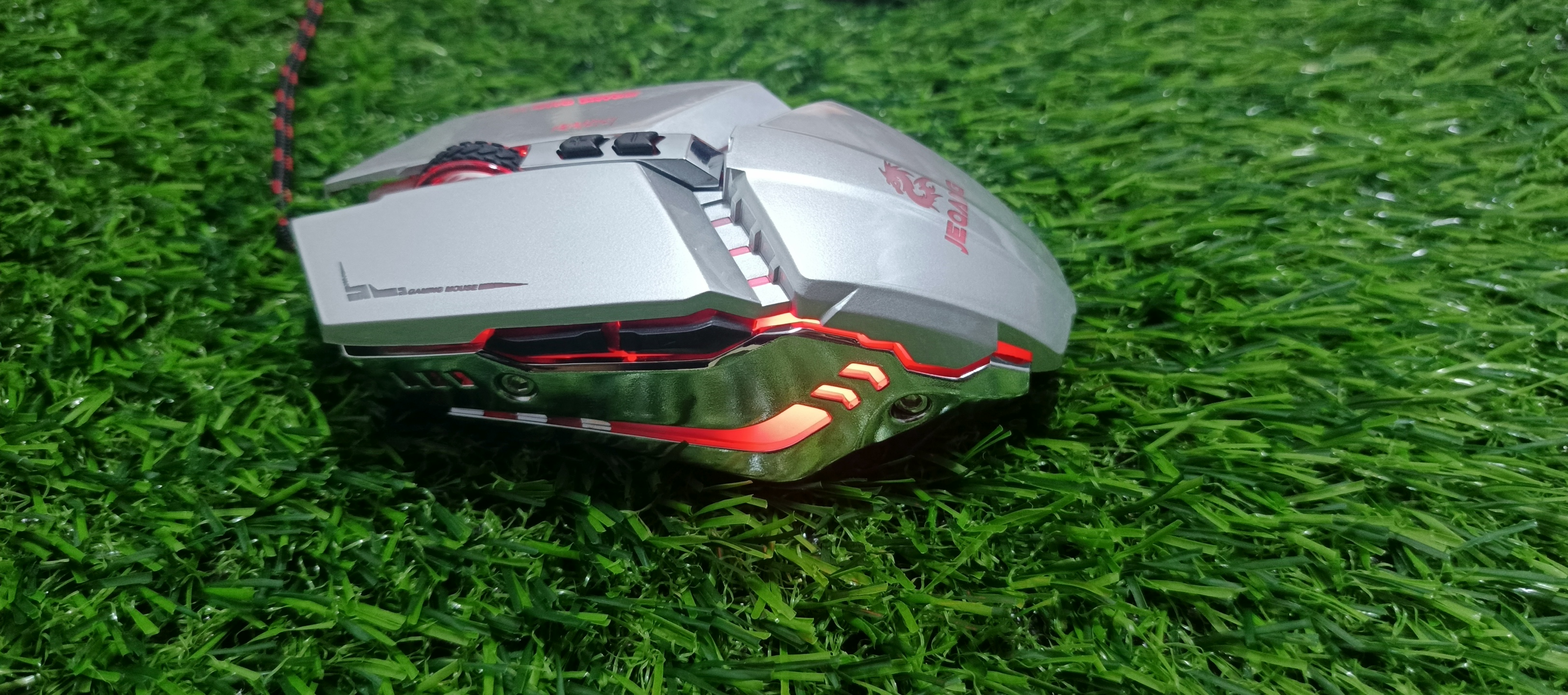 computadoras y laptops - Mouse gamer con diseño ergonómico y luces LED 2
