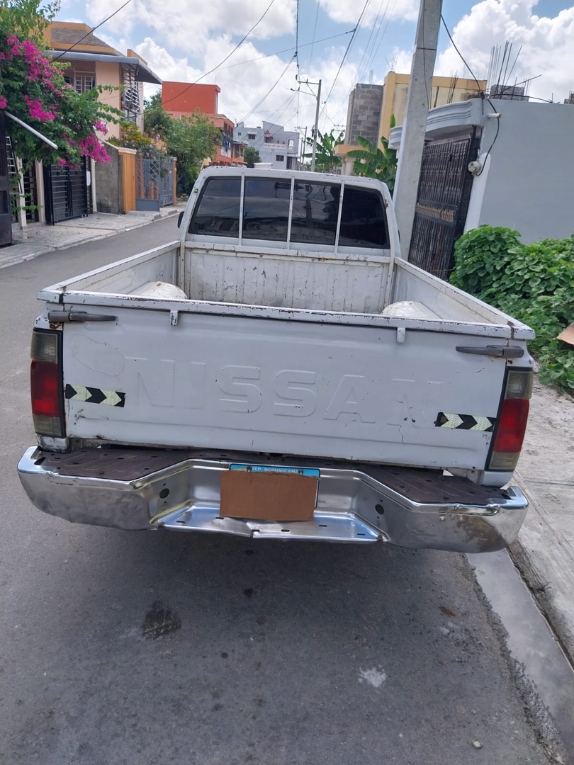 jeepetas y camionetas - Nissan D21 de Gasaoil . 2007 , Motor TD27  2