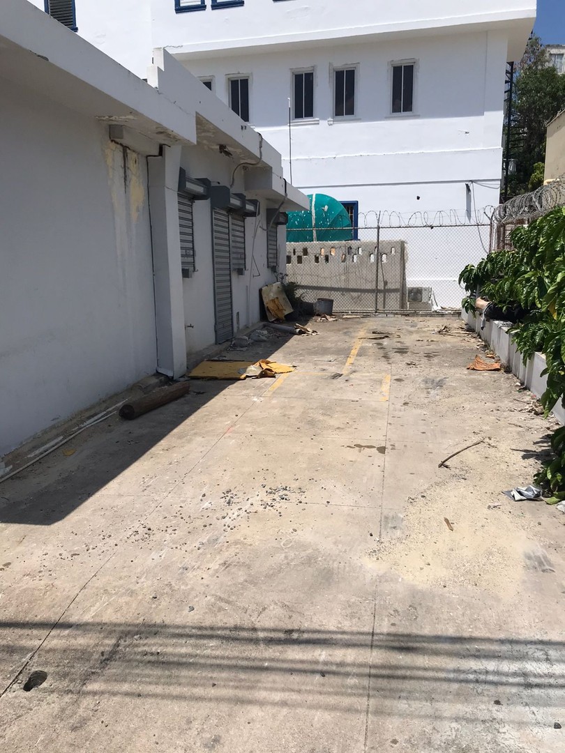 otros inmuebles - Se vende edificio de oficinas 2 niveles en remate en la Ave. Jose Contreras. 1