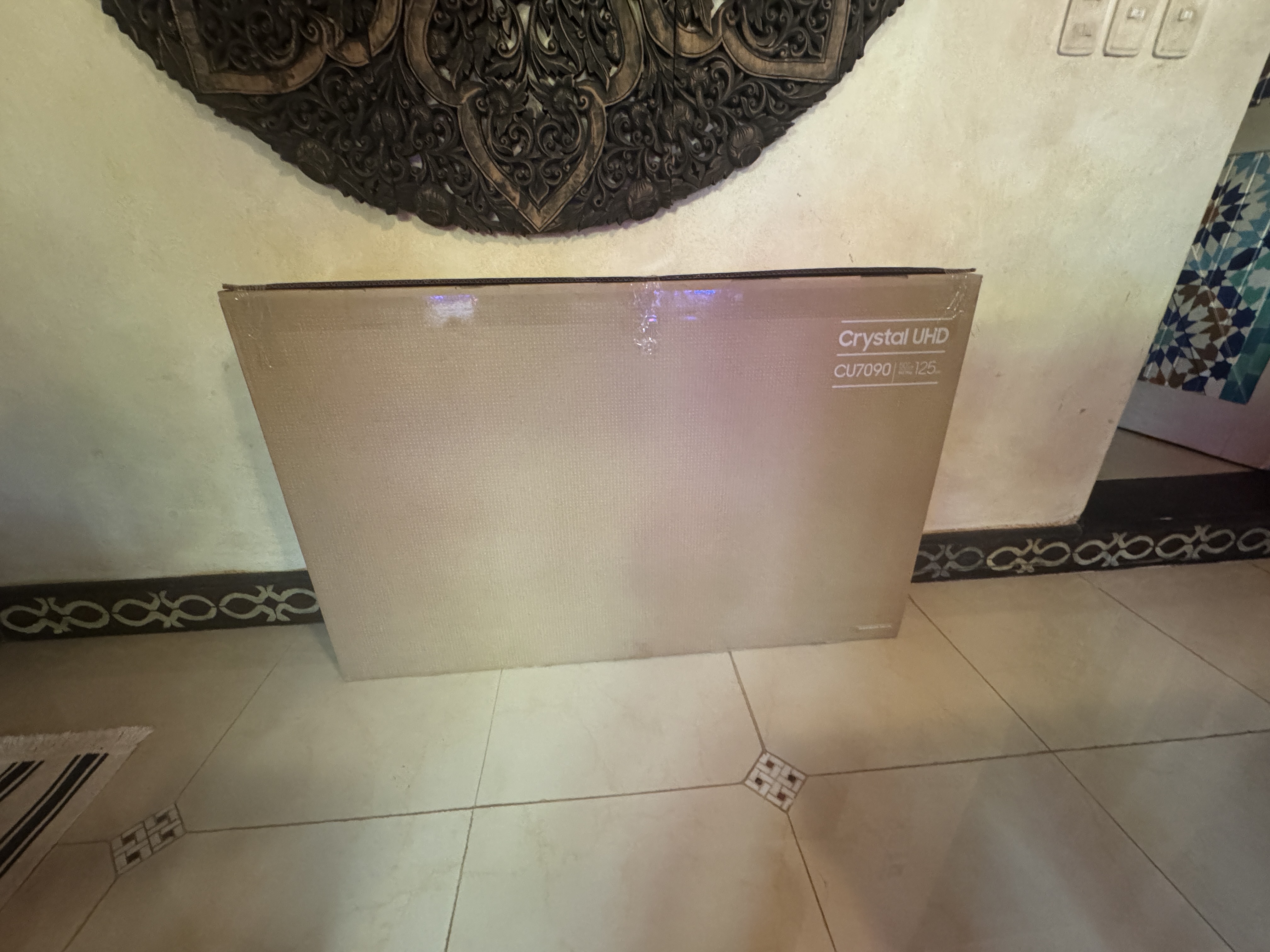 tv - Television 50” Samsung Crystal HD CU 7090. 
 0