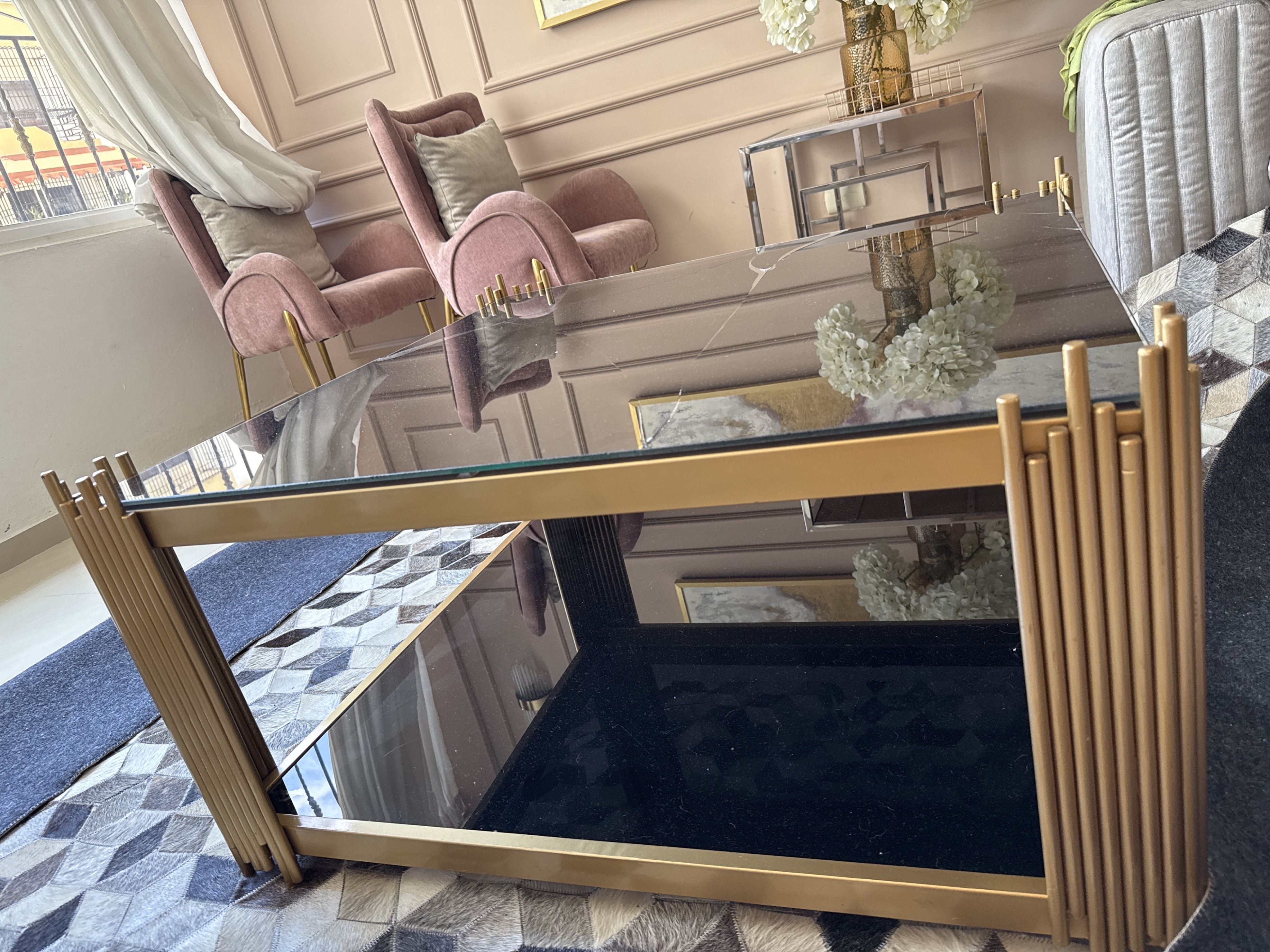 decoración y accesorios - se vende mesa de centro de oportunidad , solo es cambiarle el cristal de arriba  1