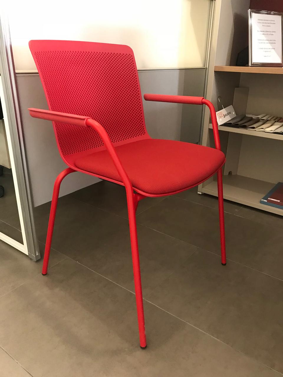 muebles y colchones - Silla Roja con Brazos