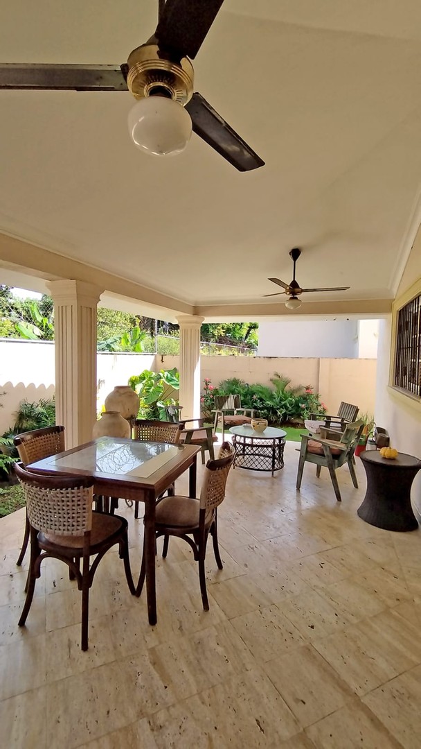 apartamentos - En venta Casa en Cerros de Arroyo Hondo III.
U$S300,000 
200 m²
 4